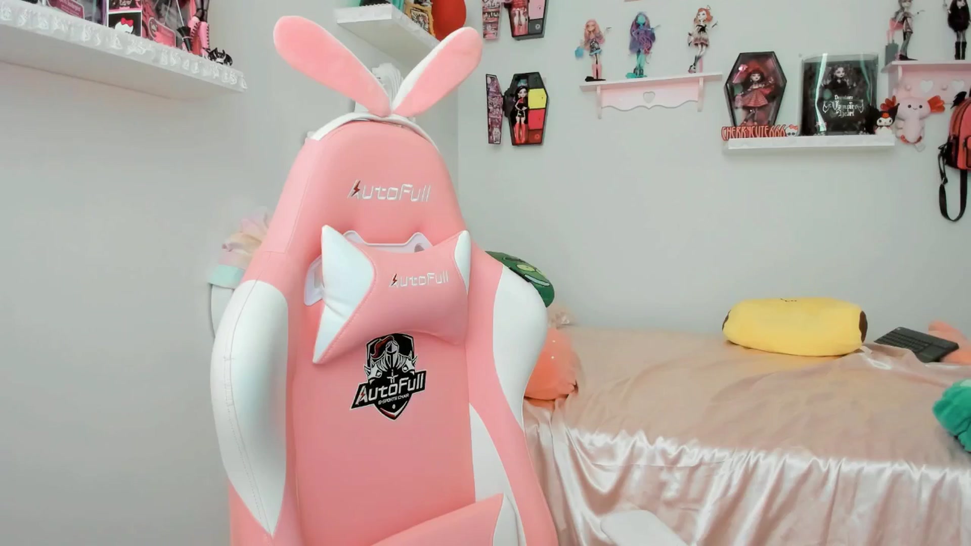 Gallery image thumbnail from Cherrycute666's myfreecams stream on, 09/10/2025, 20:58 image 15 of 20