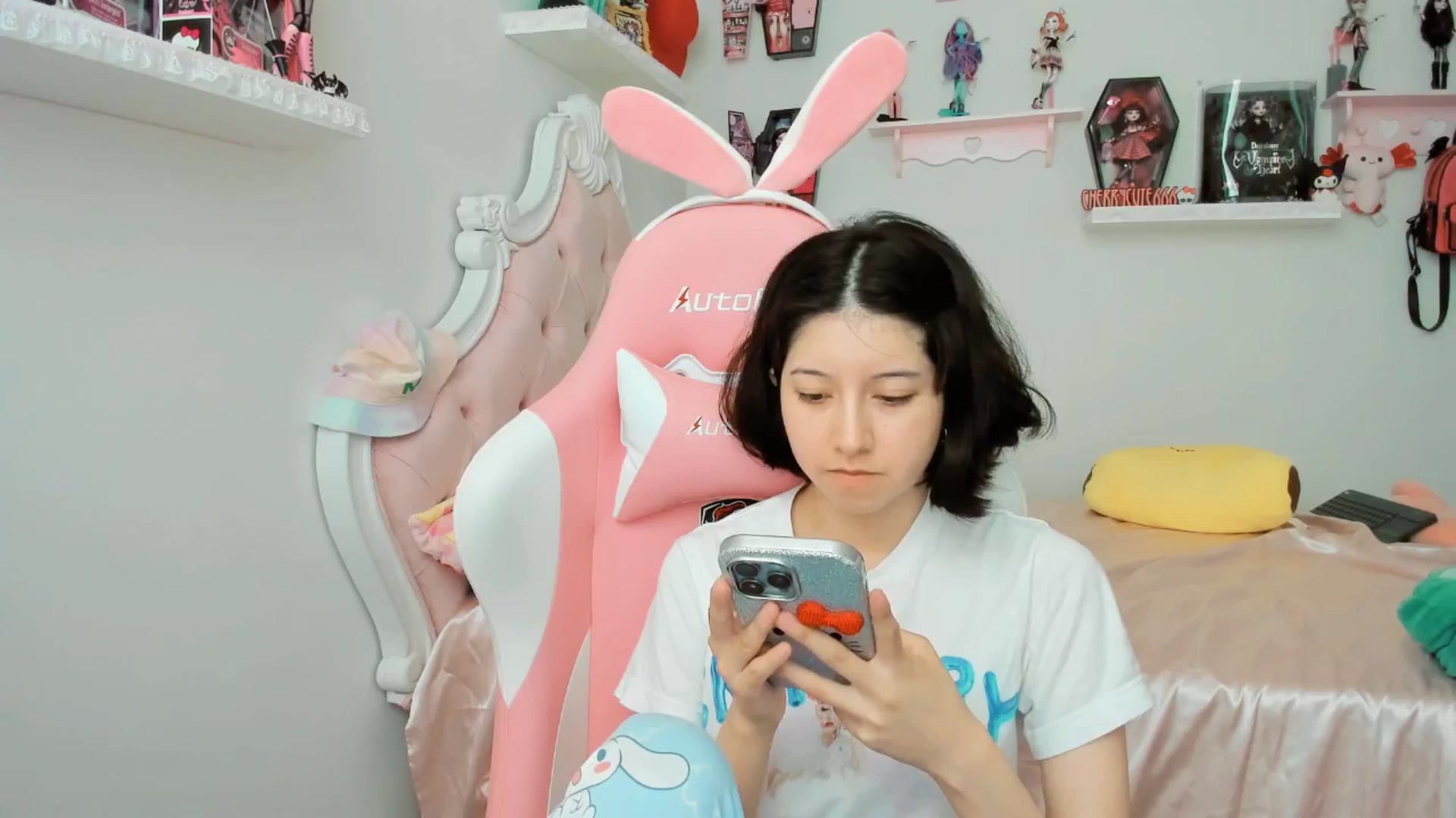 Gallery image thumbnail from Cherrycute666's myfreecams stream on, 09/10/2025, 20:58 image 12 of 20