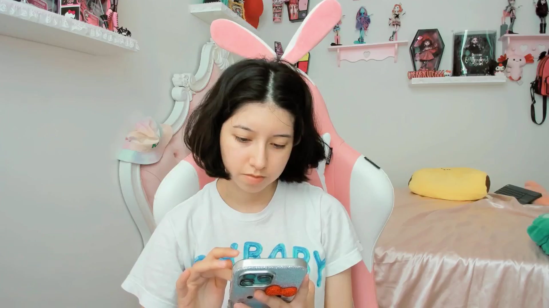Gallery image thumbnail from Cherrycute666's myfreecams stream on, 09/10/2025, 20:58 image 6 of 20