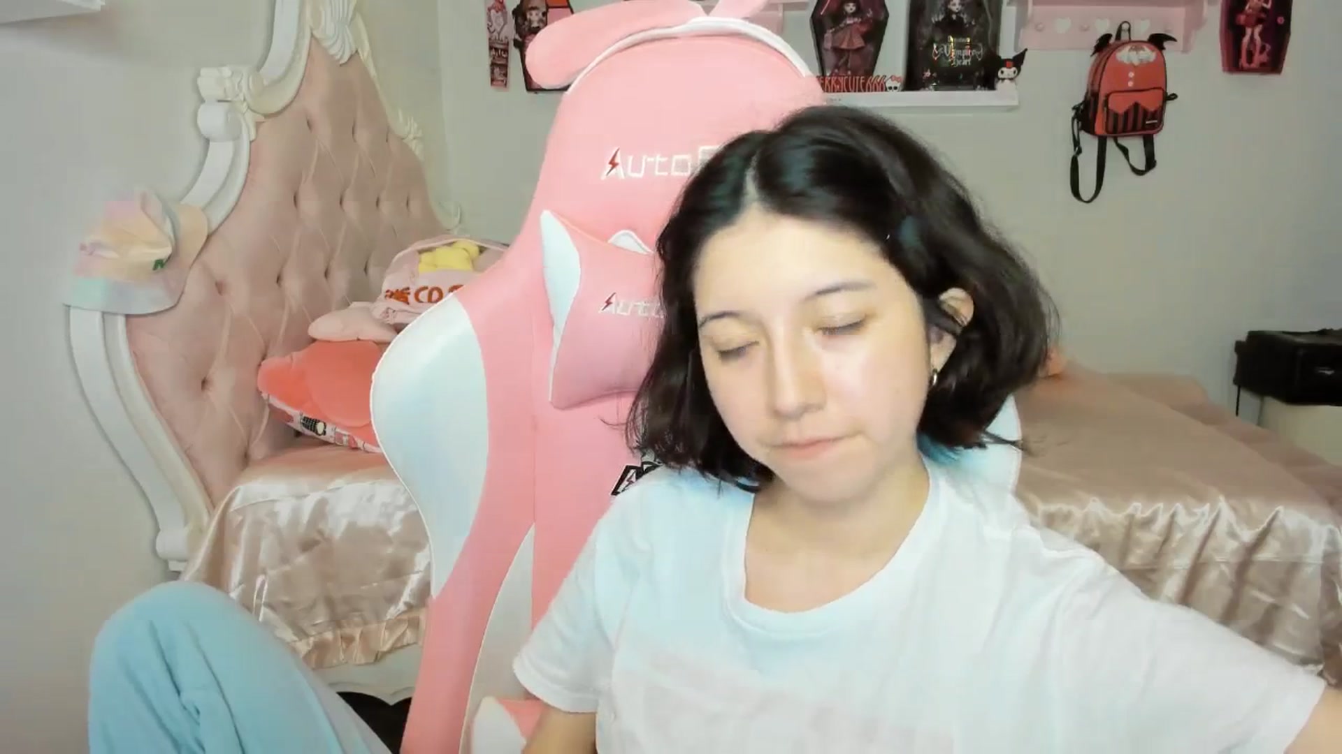 Gallery image thumbnail from Cherrycute666's myfreecams stream on, 09/12/2025, 04:28 image 6 of 20
