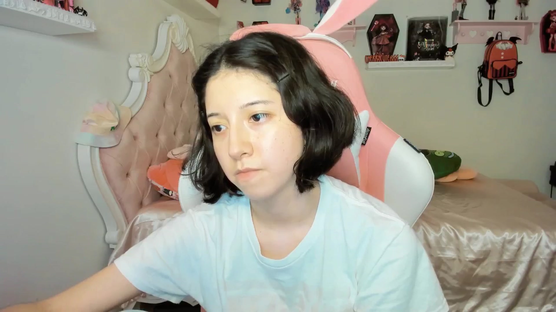 Gallery image thumbnail from Cherrycute666's myfreecams stream on, 09/12/2025, 04:28 image 17 of 20