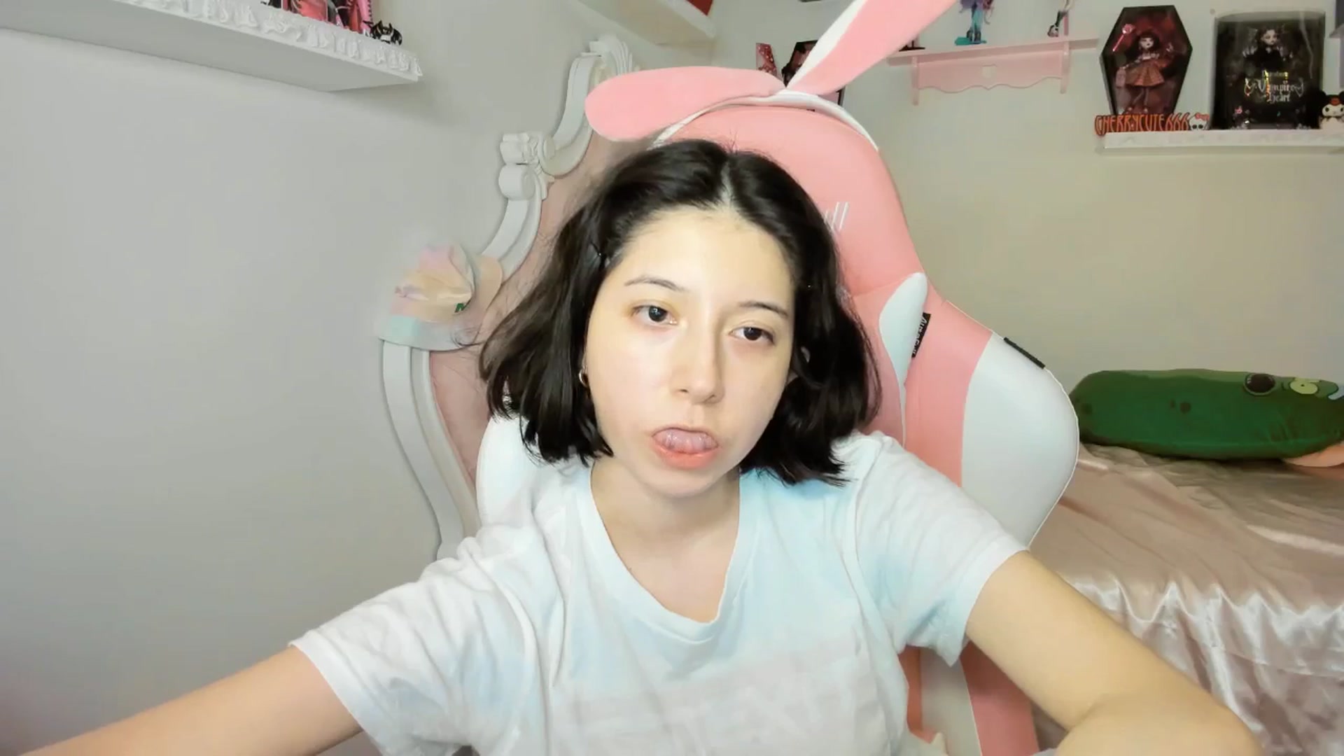 Gallery image thumbnail from Cherrycute666's myfreecams stream on, 09/12/2025, 07:20 image 8 of 20