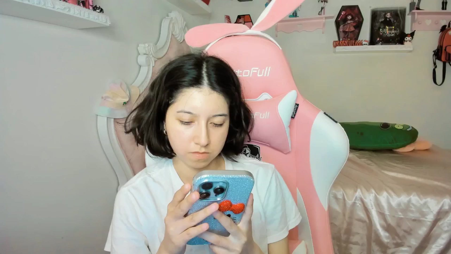 Gallery image thumbnail from Cherrycute666's myfreecams stream on, 09/12/2025, 07:20 image 6 of 20