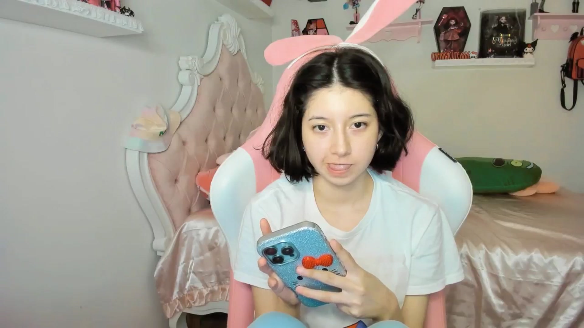 Gallery image thumbnail from Cherrycute666's myfreecams stream on, 09/12/2025, 07:20 image 7 of 20