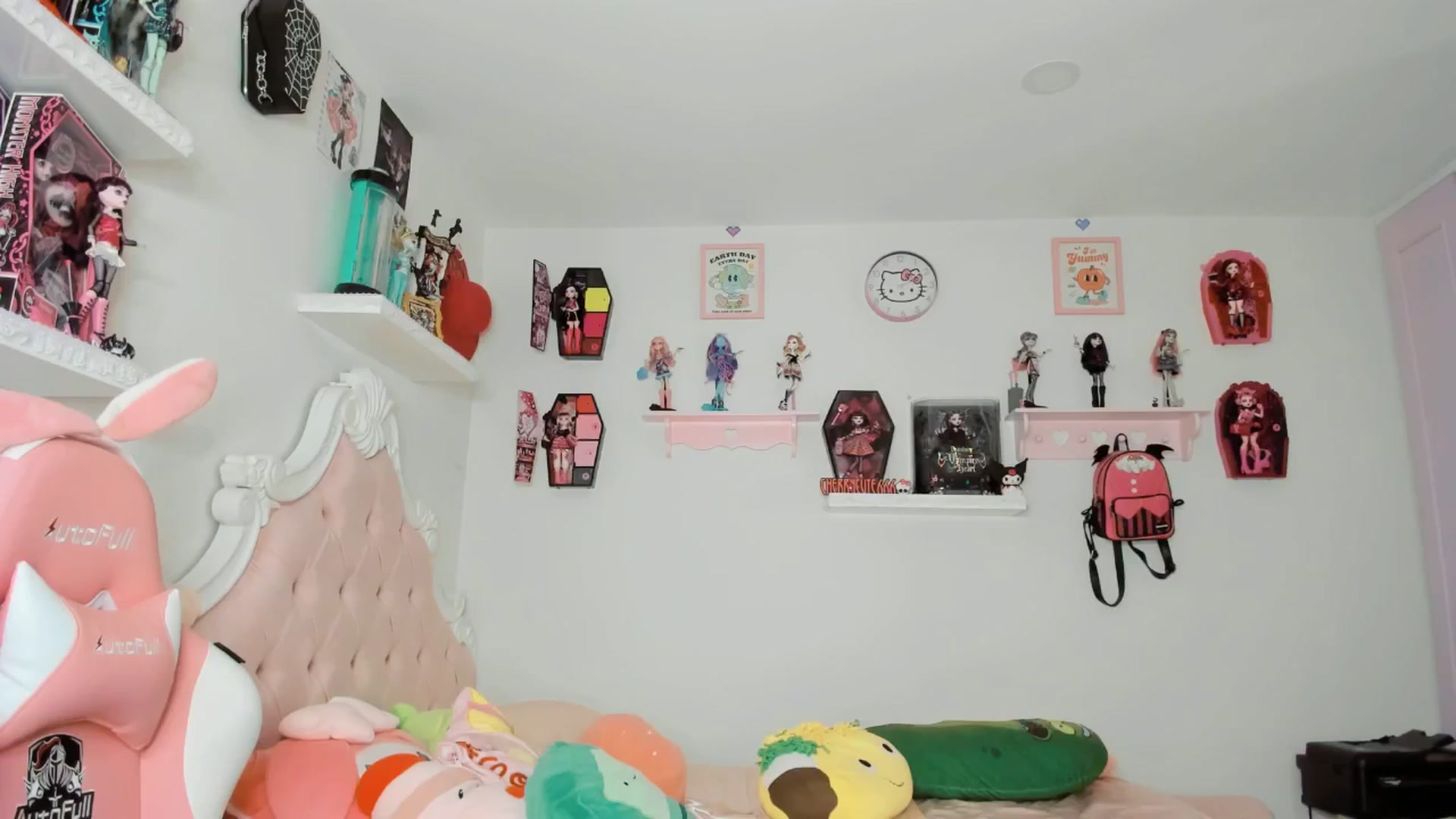Gallery image thumbnail from Cherrycute666's myfreecams stream on, 09/12/2025, 07:20 image 14 of 20
