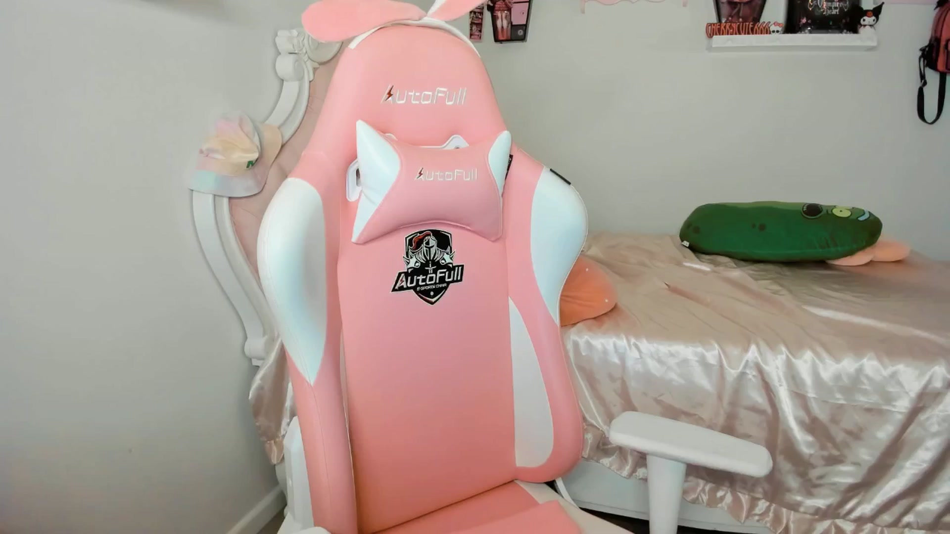 Gallery image thumbnail from Cherrycute666's myfreecams stream on, 09/12/2025, 07:20 image 5 of 20