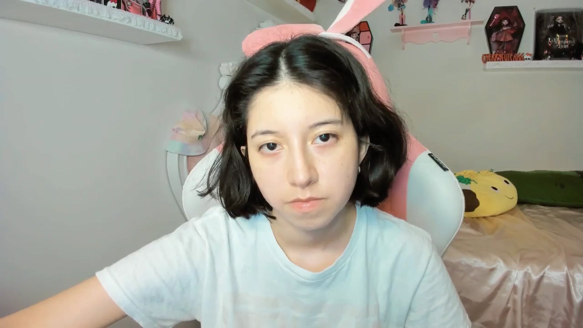 Gallery image thumbnail from Cherrycute666's myfreecams stream on, 09/12/2025, 07:20 image 15 of 20