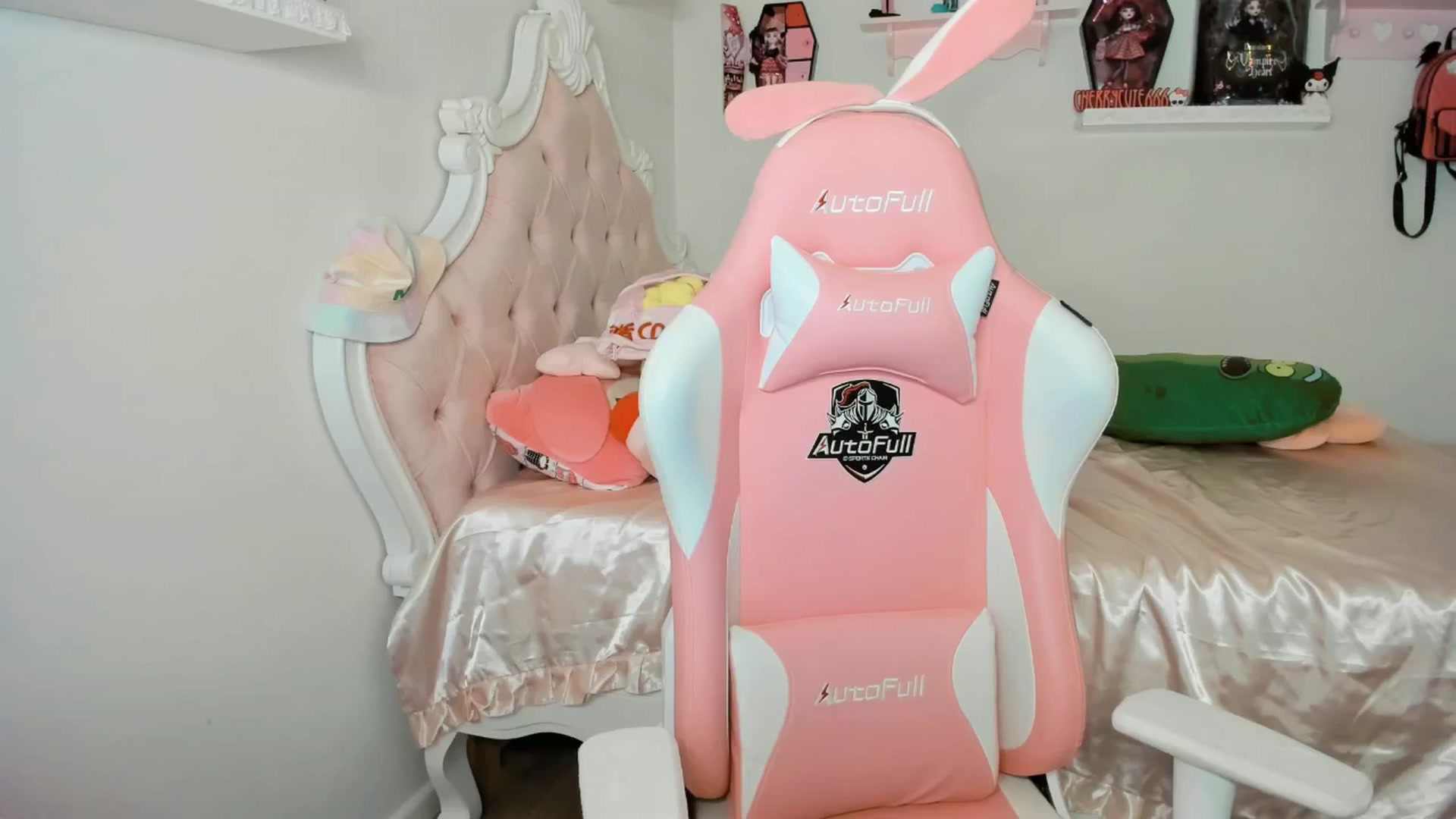 Gallery image thumbnail from Cherrycute666's myfreecams stream on, 09/12/2025, 07:20 image 2 of 20