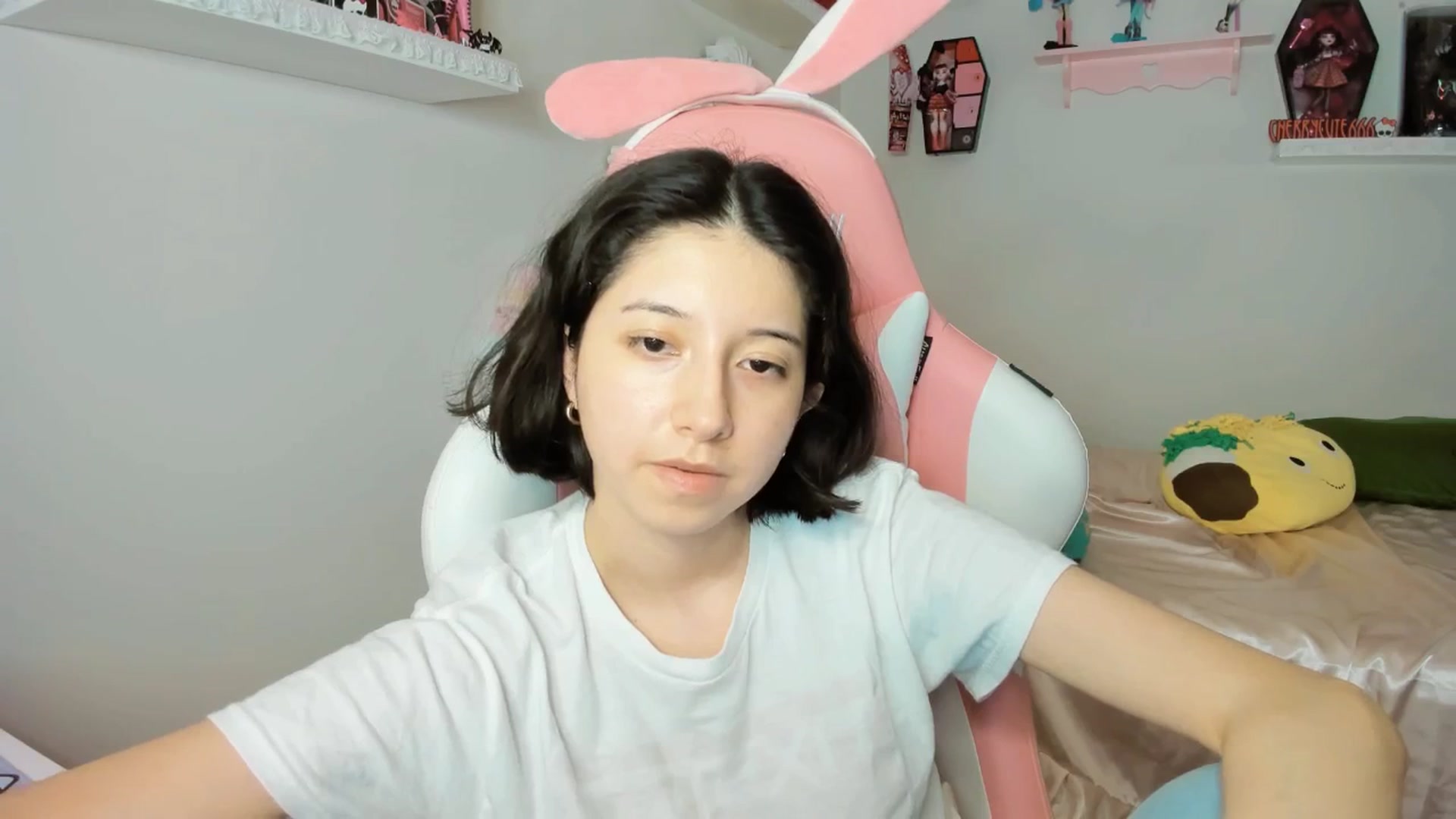 Gallery image thumbnail from Cherrycute666's myfreecams stream on, 09/12/2025, 07:20 image 17 of 20