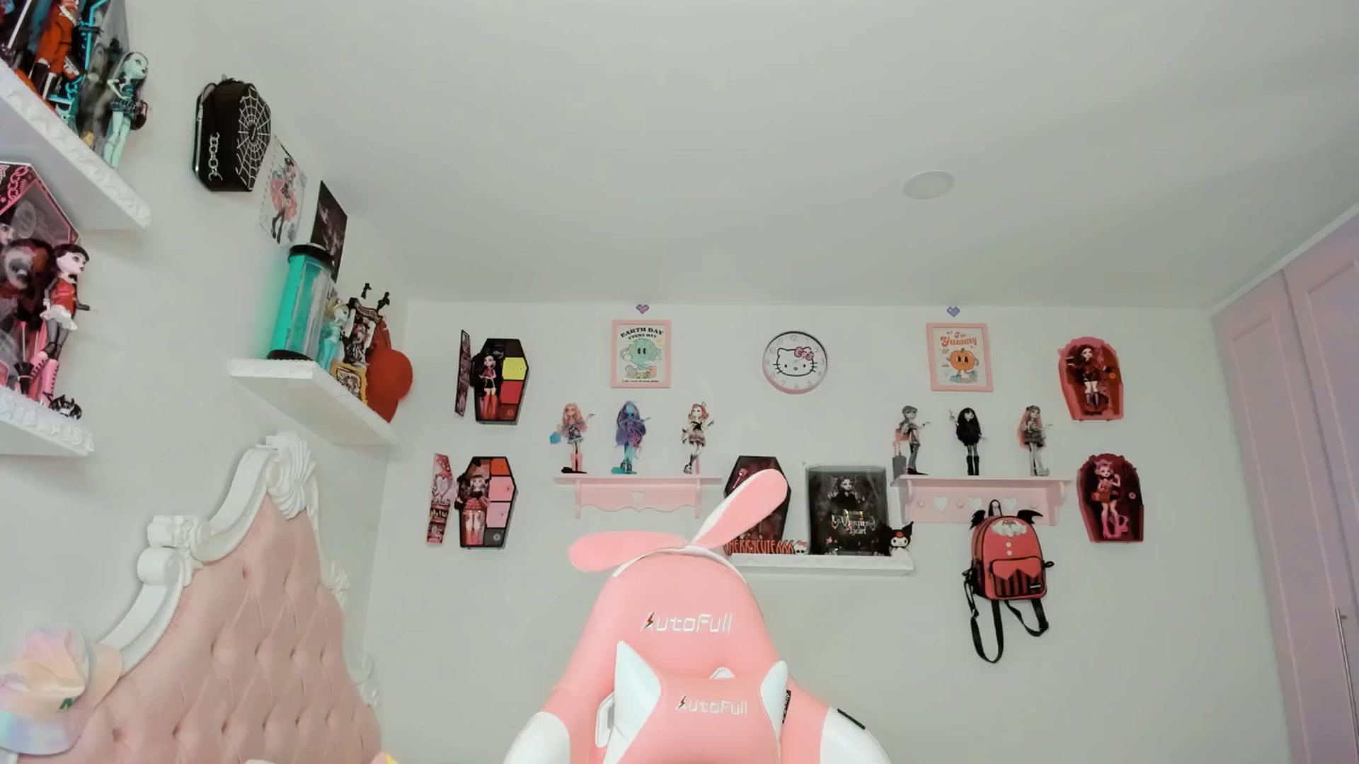 Gallery image thumbnail from Cherrycute666's myfreecams stream on, 09/13/2025, 02:41 image 15 of 20