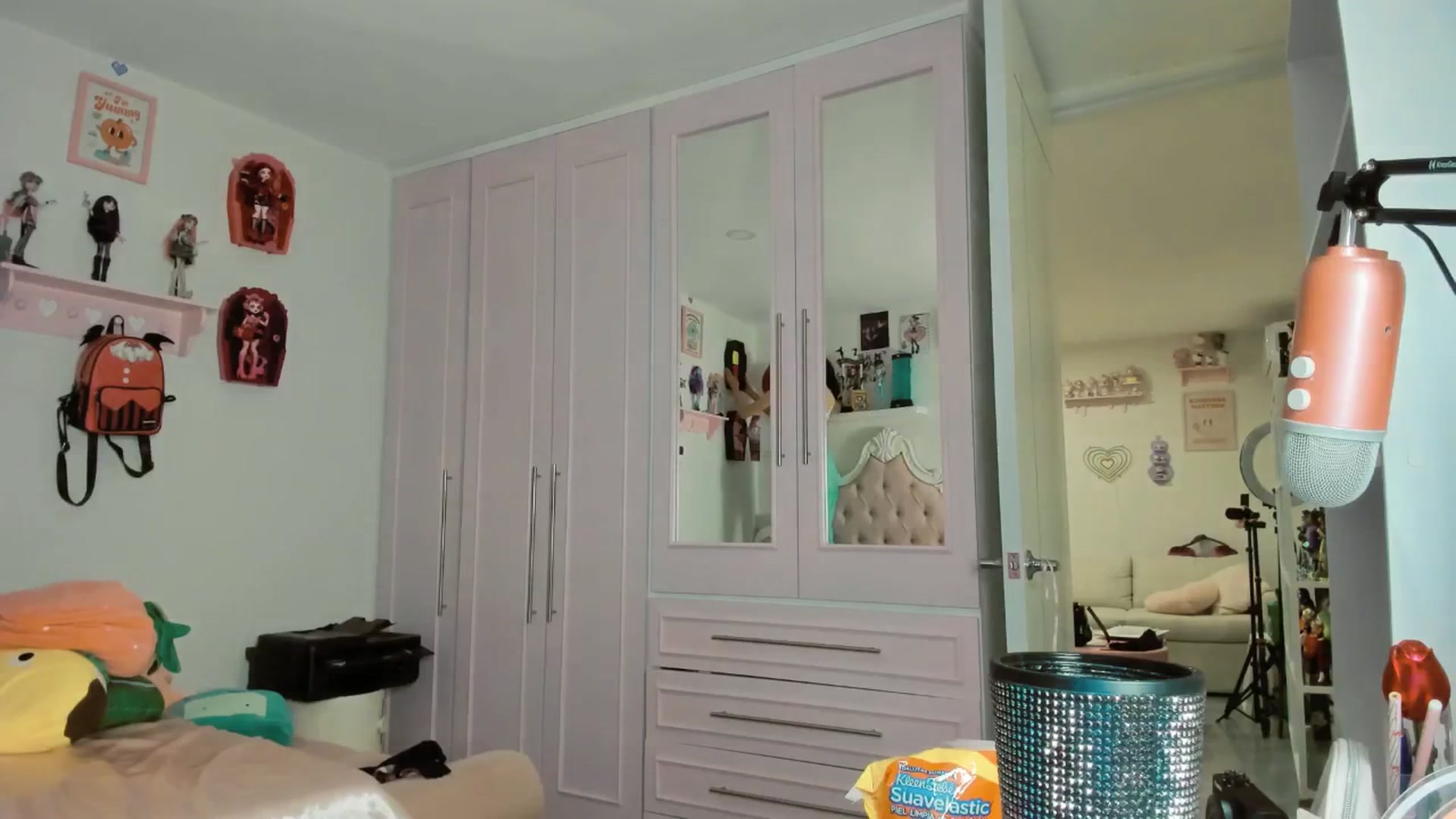 Gallery image thumbnail from Cherrycute666's myfreecams stream on, 09/13/2025, 08:57 image 17 of 20