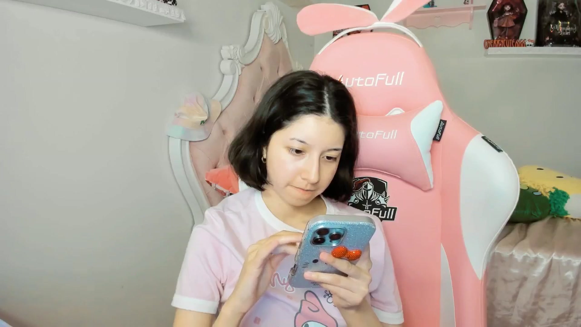 Gallery image thumbnail from Cherrycute666's myfreecams stream on, 09/14/2025, 07:49 image 9 of 20