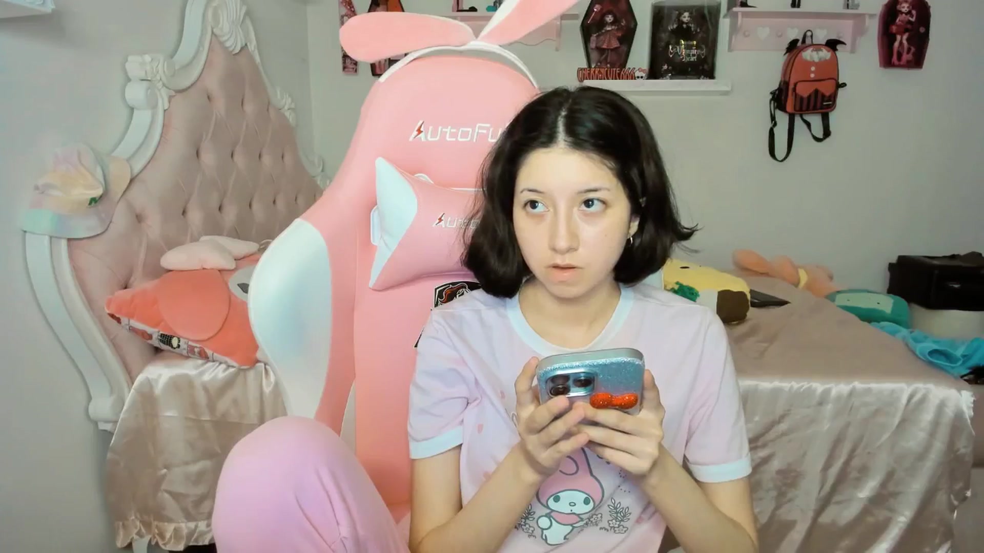 Gallery image thumbnail from Cherrycute666's myfreecams stream on, 09/14/2025, 07:49 image 11 of 20