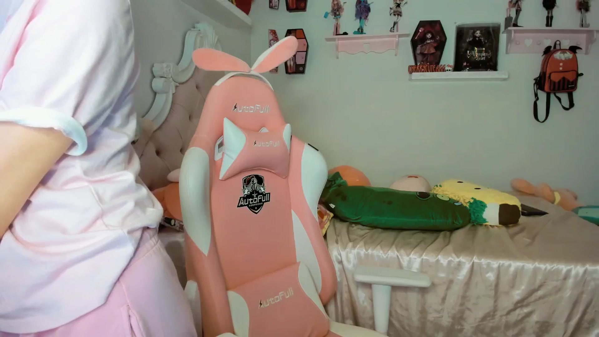 Gallery image thumbnail from Cherrycute666's myfreecams stream on, 09/14/2025, 07:49 image 7 of 20