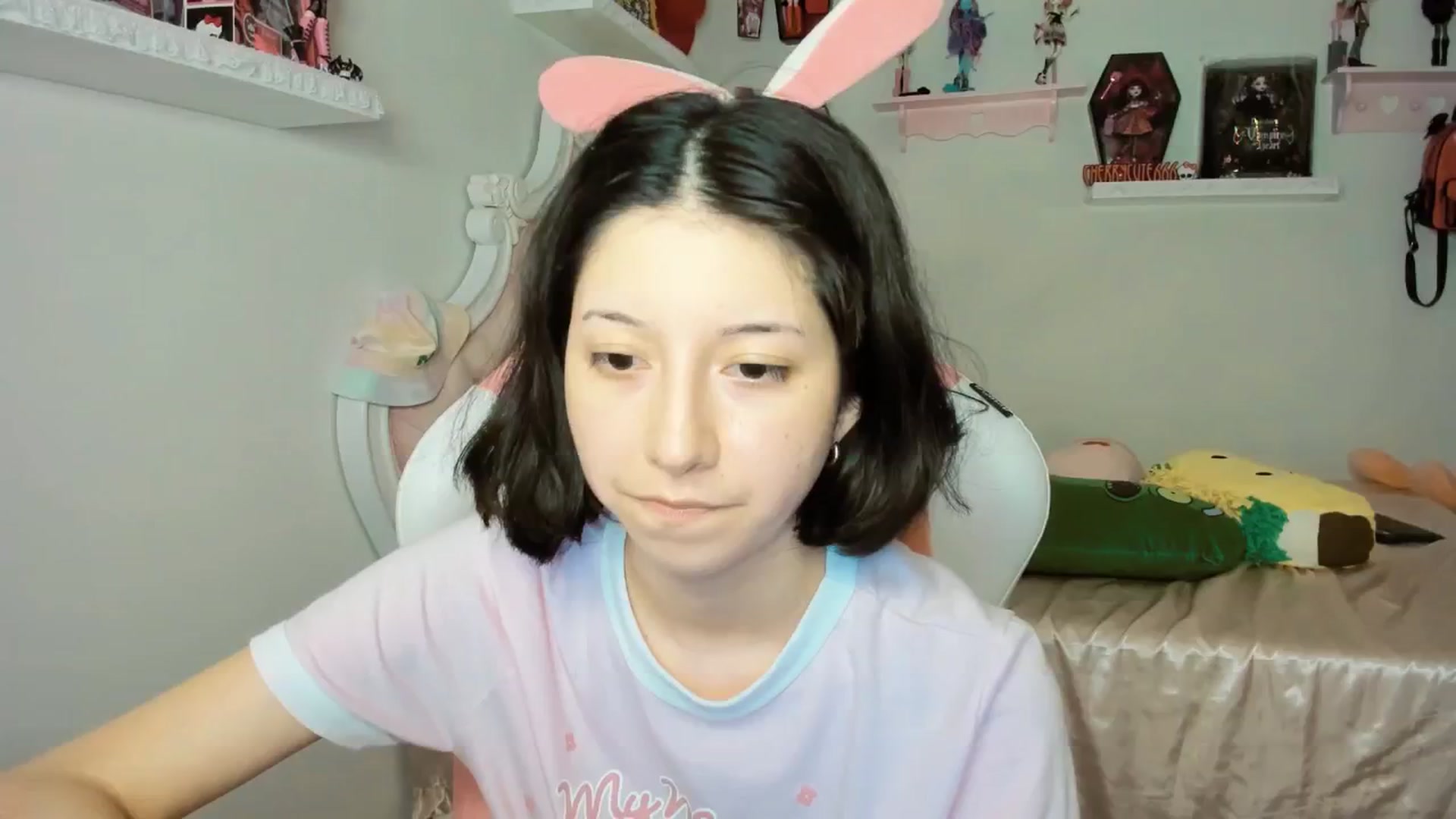 Gallery image thumbnail from Cherrycute666's myfreecams stream on, 09/14/2025, 07:49 image 4 of 20