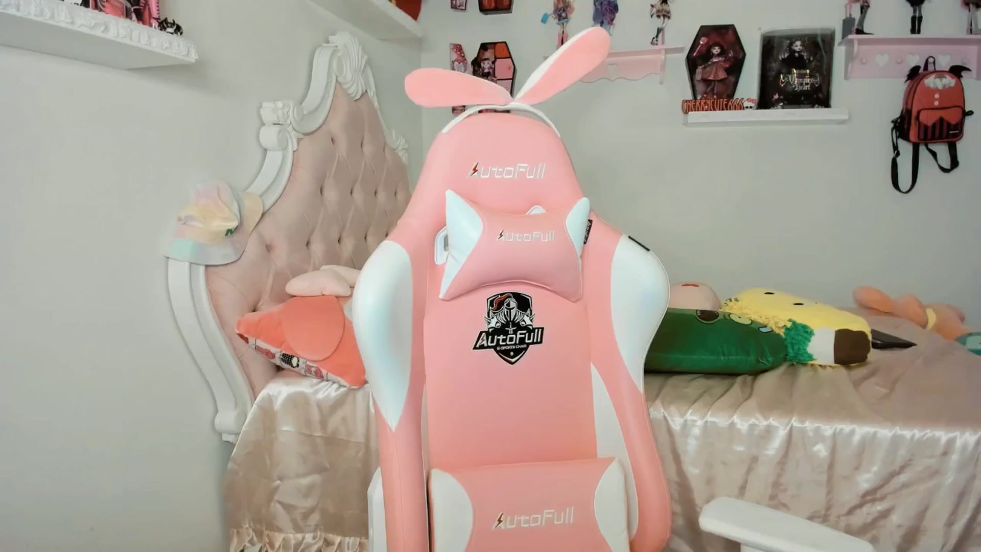 Gallery image thumbnail from Cherrycute666's myfreecams stream on, 09/14/2025, 07:49 image 3 of 20