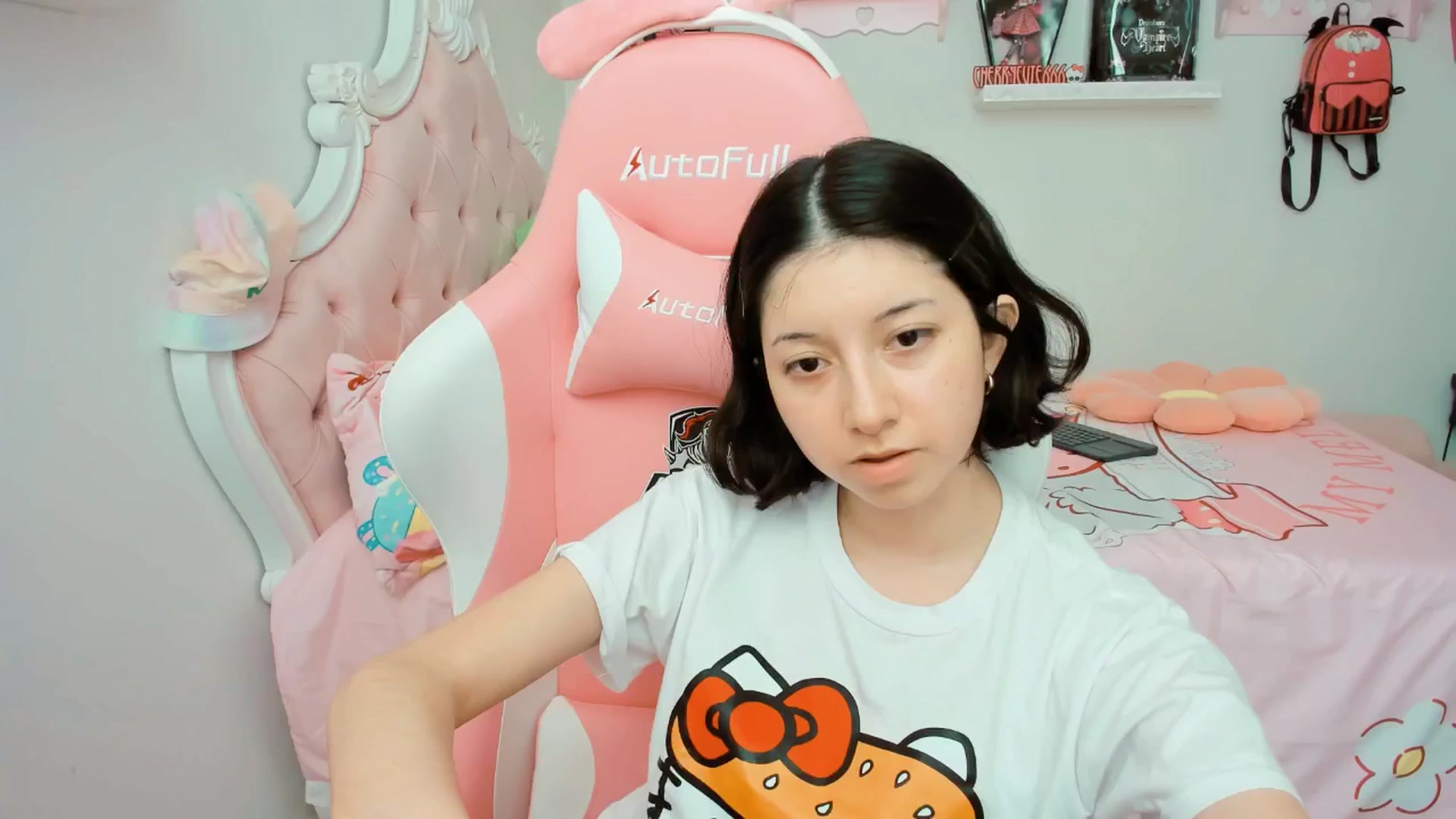 Gallery image thumbnail from Cherrycute666's myfreecams stream on, 09/18/2025, 21:24 image 8 of 20