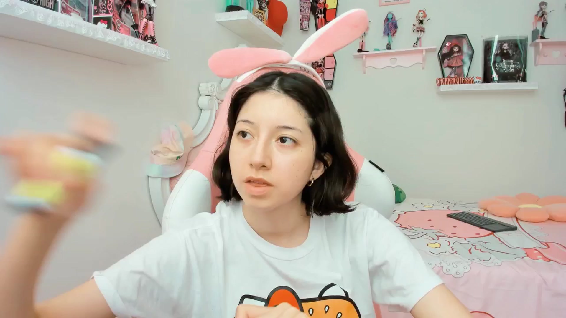 Gallery image thumbnail from Cherrycute666's myfreecams stream on, 09/18/2025, 21:24 image 1 of 20