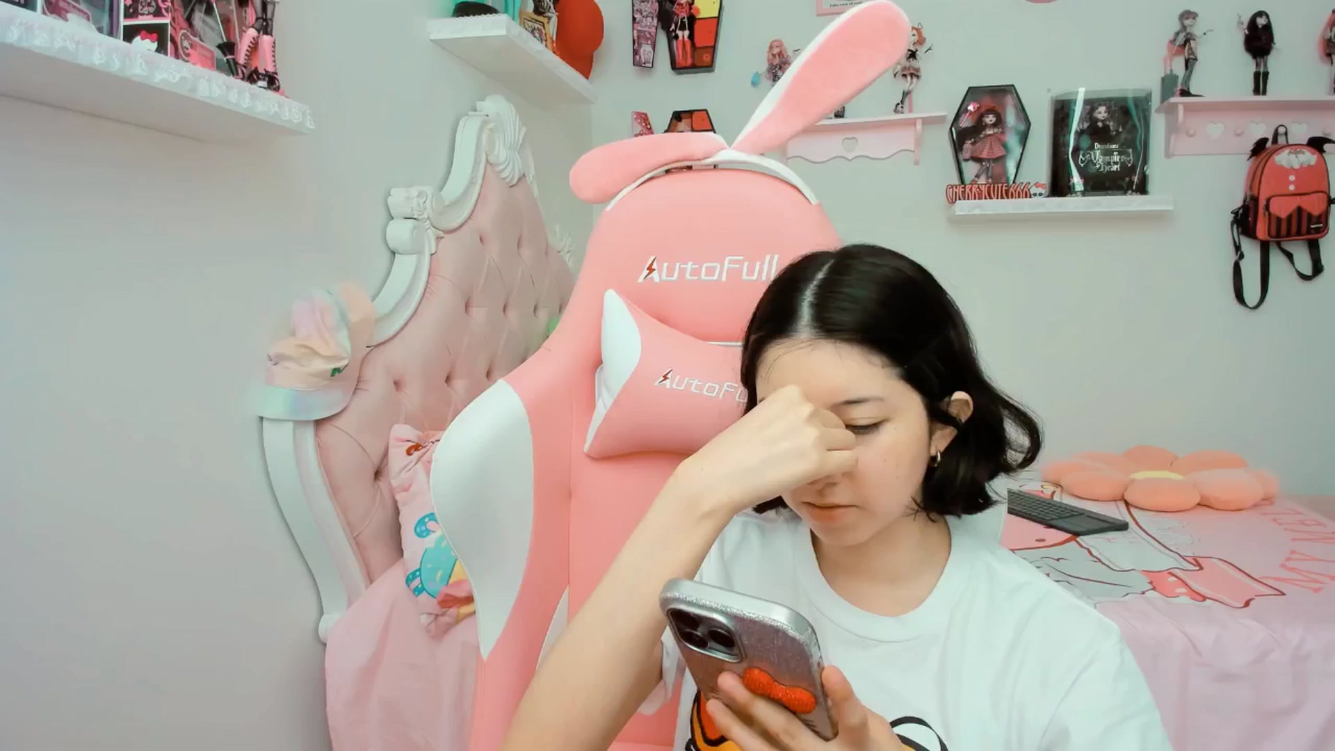 Gallery image thumbnail from Cherrycute666's myfreecams stream on, 09/18/2025, 21:24 image 4 of 20
