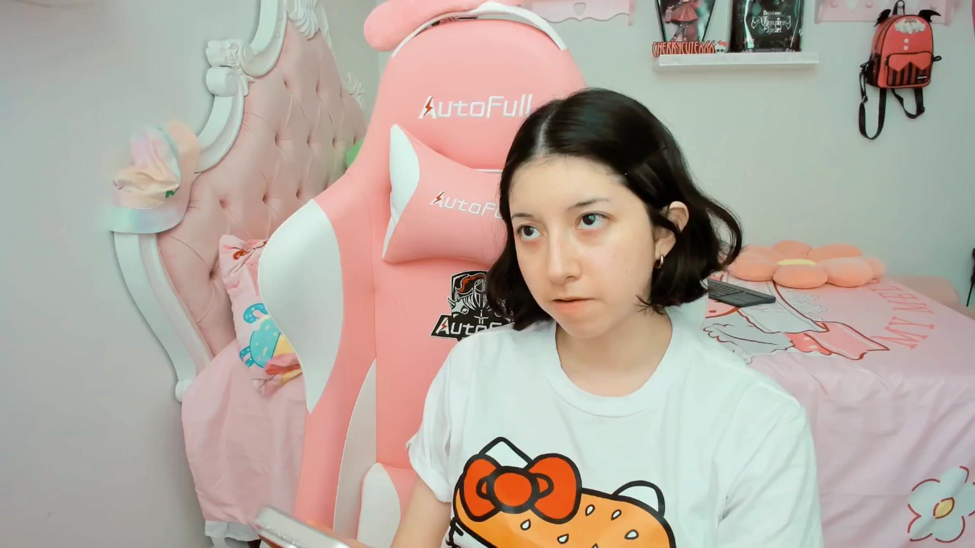 Gallery image thumbnail from Cherrycute666's myfreecams stream on, 09/18/2025, 21:24 image 14 of 20