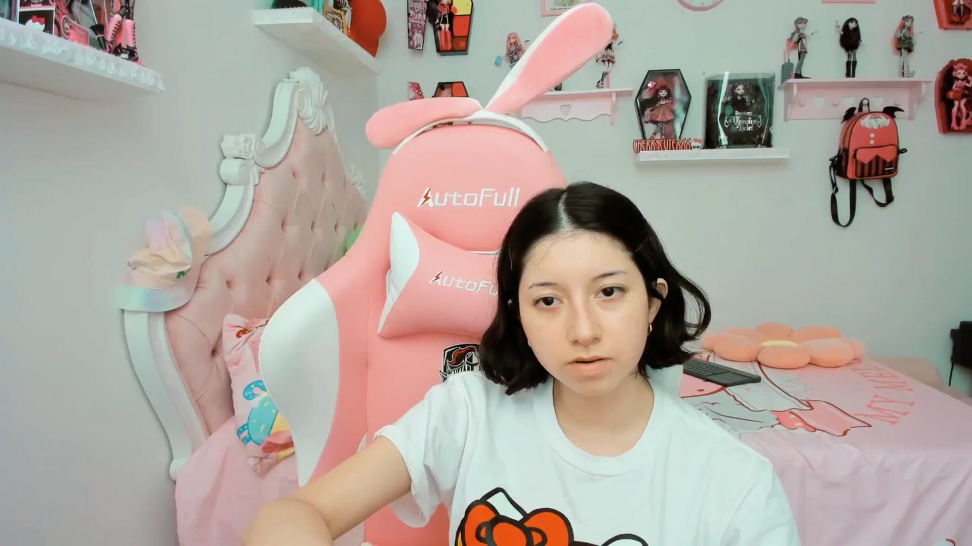 Gallery image thumbnail from Cherrycute666's myfreecams stream on, 09/18/2025, 21:24 image 5 of 20