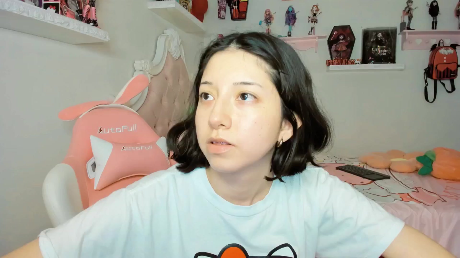 Gallery image thumbnail from Cherrycute666's myfreecams stream on, 09/19/2025, 06:03 image 4 of 20