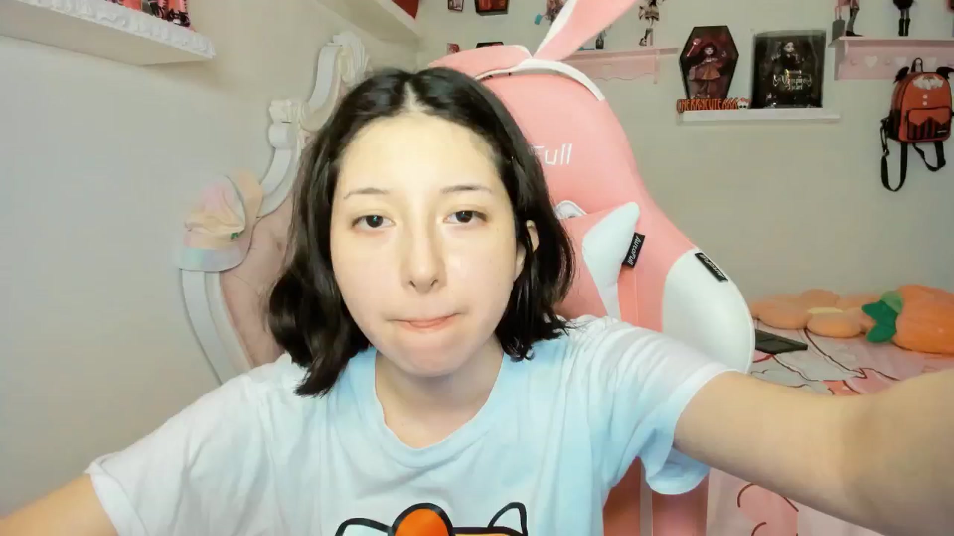Gallery image thumbnail from Cherrycute666's myfreecams stream on, 09/19/2025, 06:03 image 3 of 20