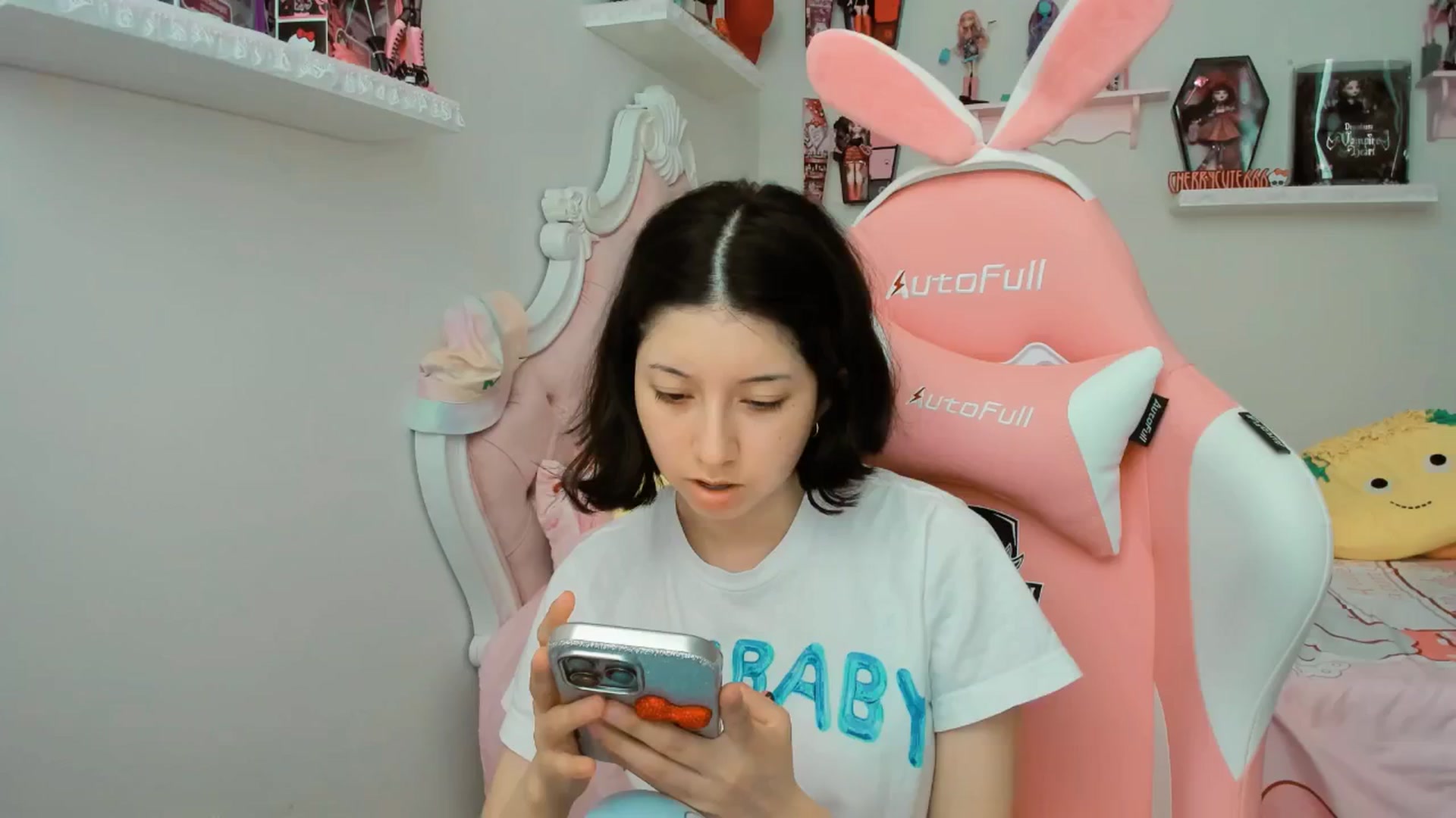 Gallery image thumbnail from Cherrycute666's myfreecams stream on, 09/19/2025, 21:02 image 11 of 20