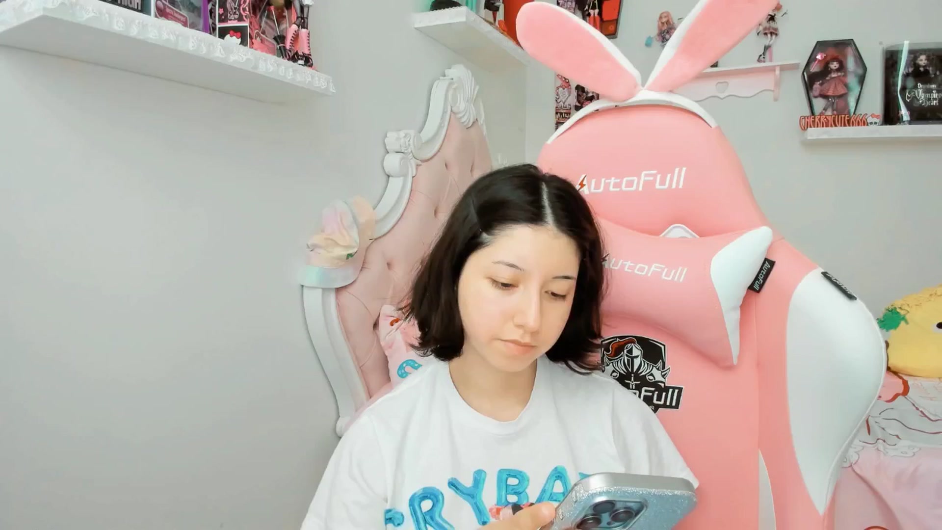 Gallery image thumbnail from Cherrycute666's myfreecams stream on, 09/19/2025, 21:02 image 2 of 20