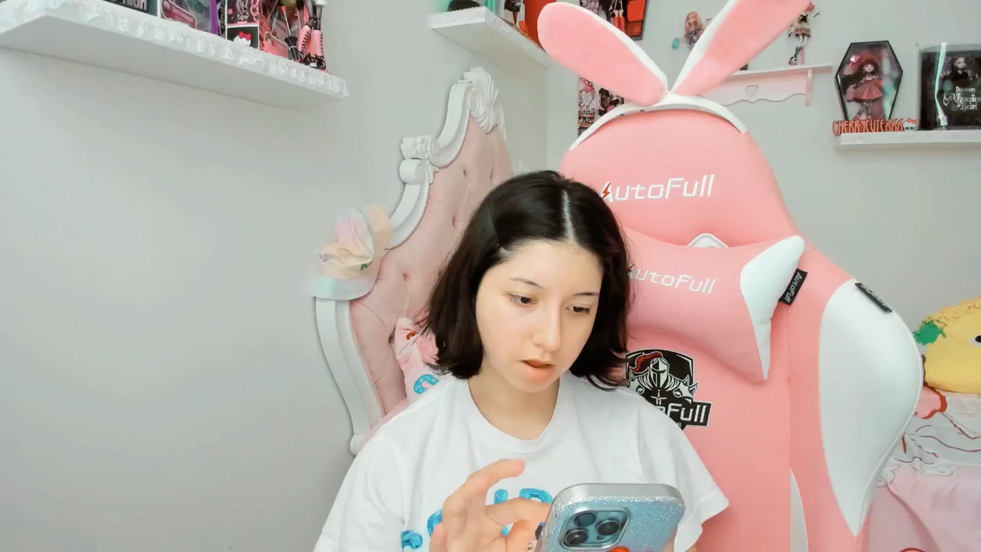 Gallery image thumbnail from Cherrycute666's myfreecams stream on, 09/19/2025, 21:02 image 3 of 20
