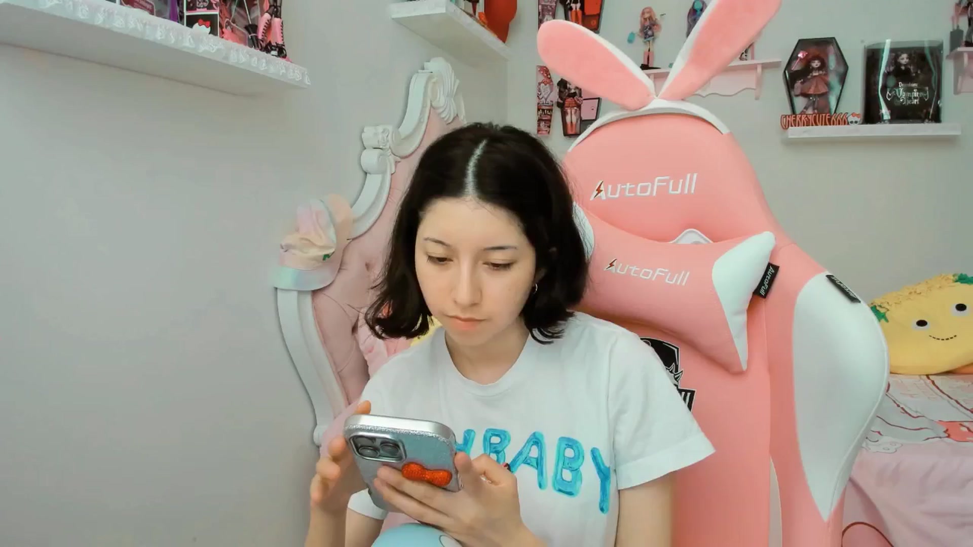 Gallery image thumbnail from Cherrycute666's myfreecams stream on, 09/19/2025, 21:02 image 12 of 20