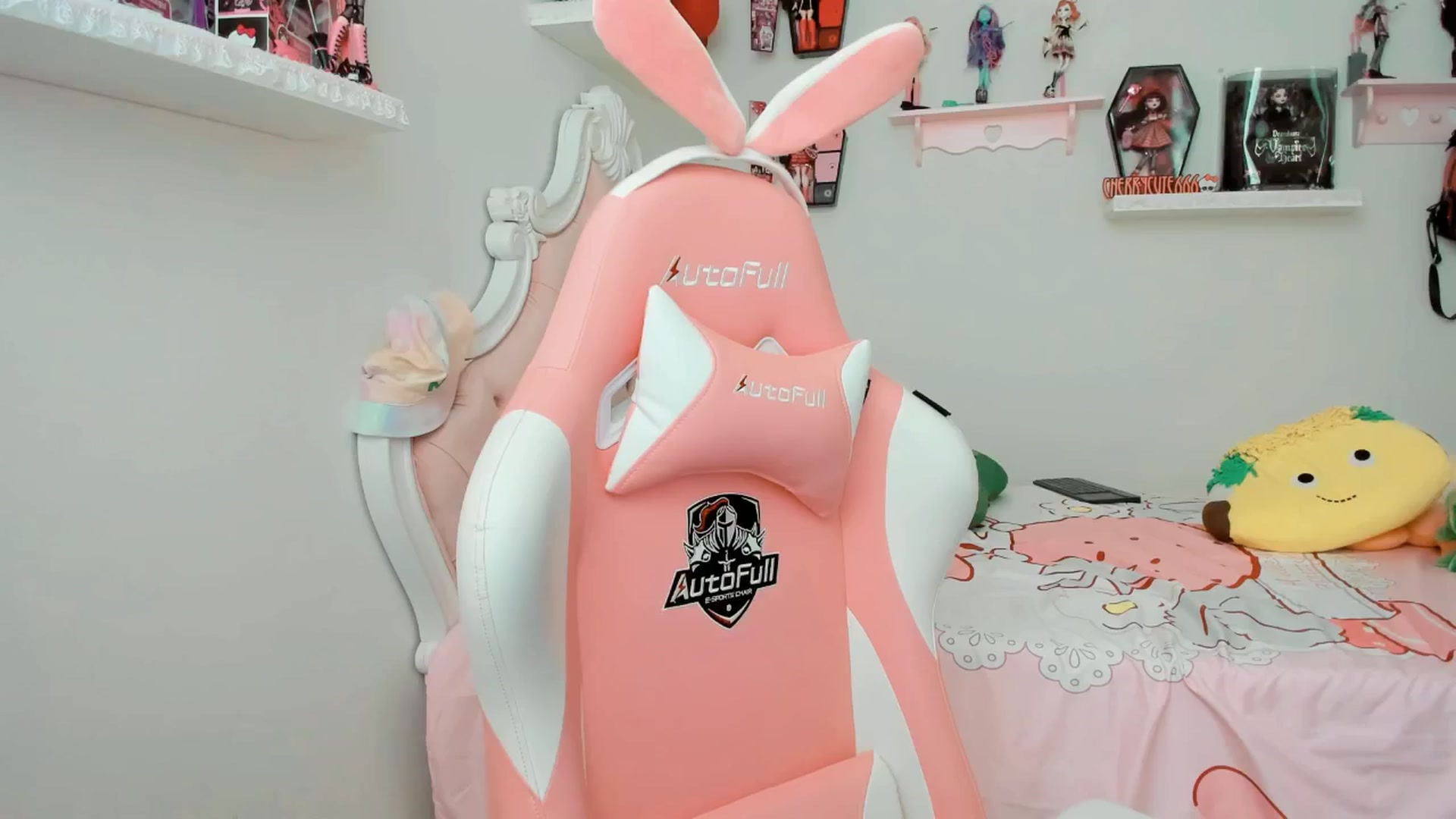 Gallery image thumbnail from Cherrycute666's myfreecams stream on, 09/19/2025, 21:02 image 20 of 20