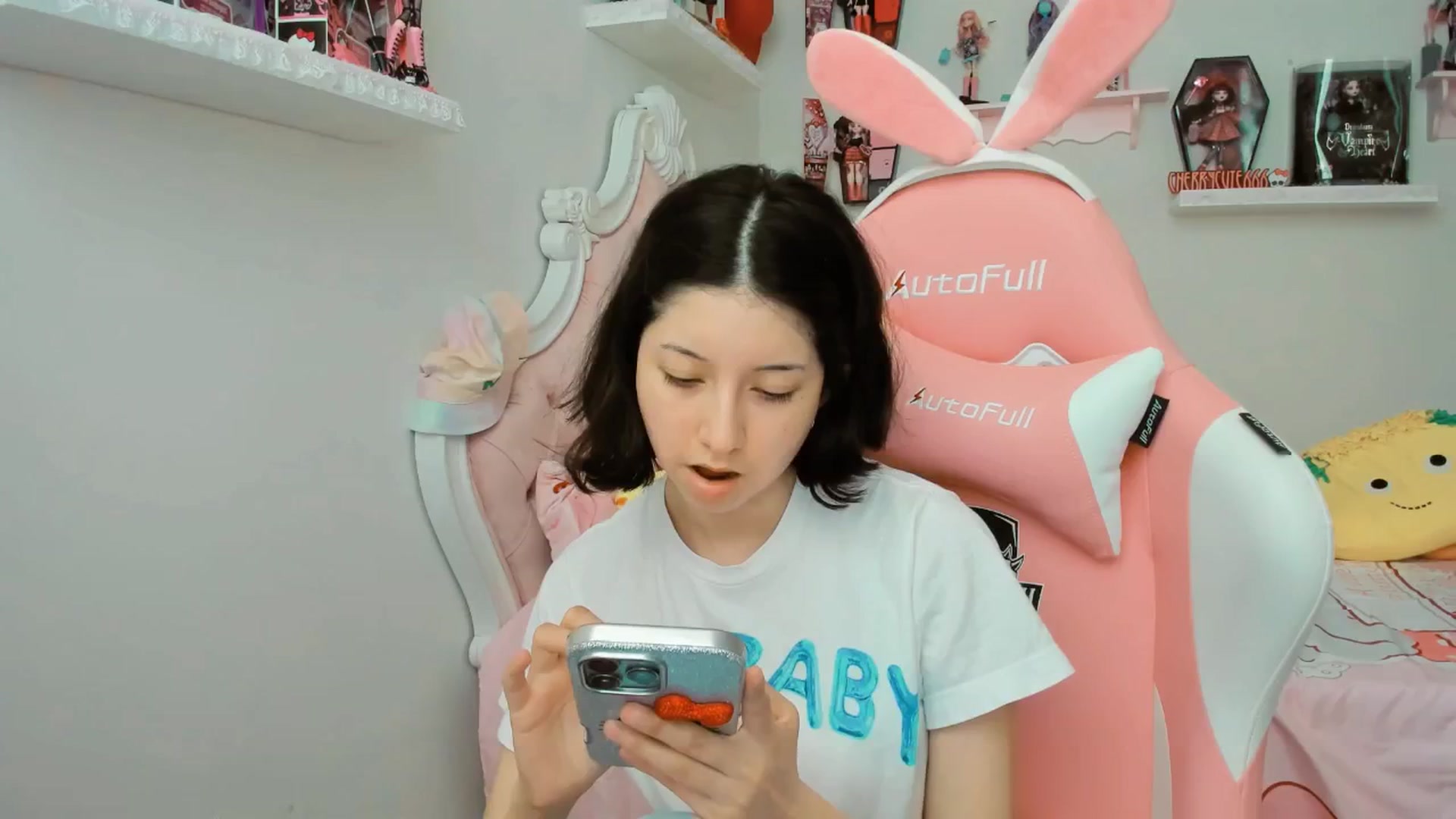 Gallery image thumbnail from Cherrycute666's myfreecams stream on, 09/19/2025, 21:02 image 10 of 20