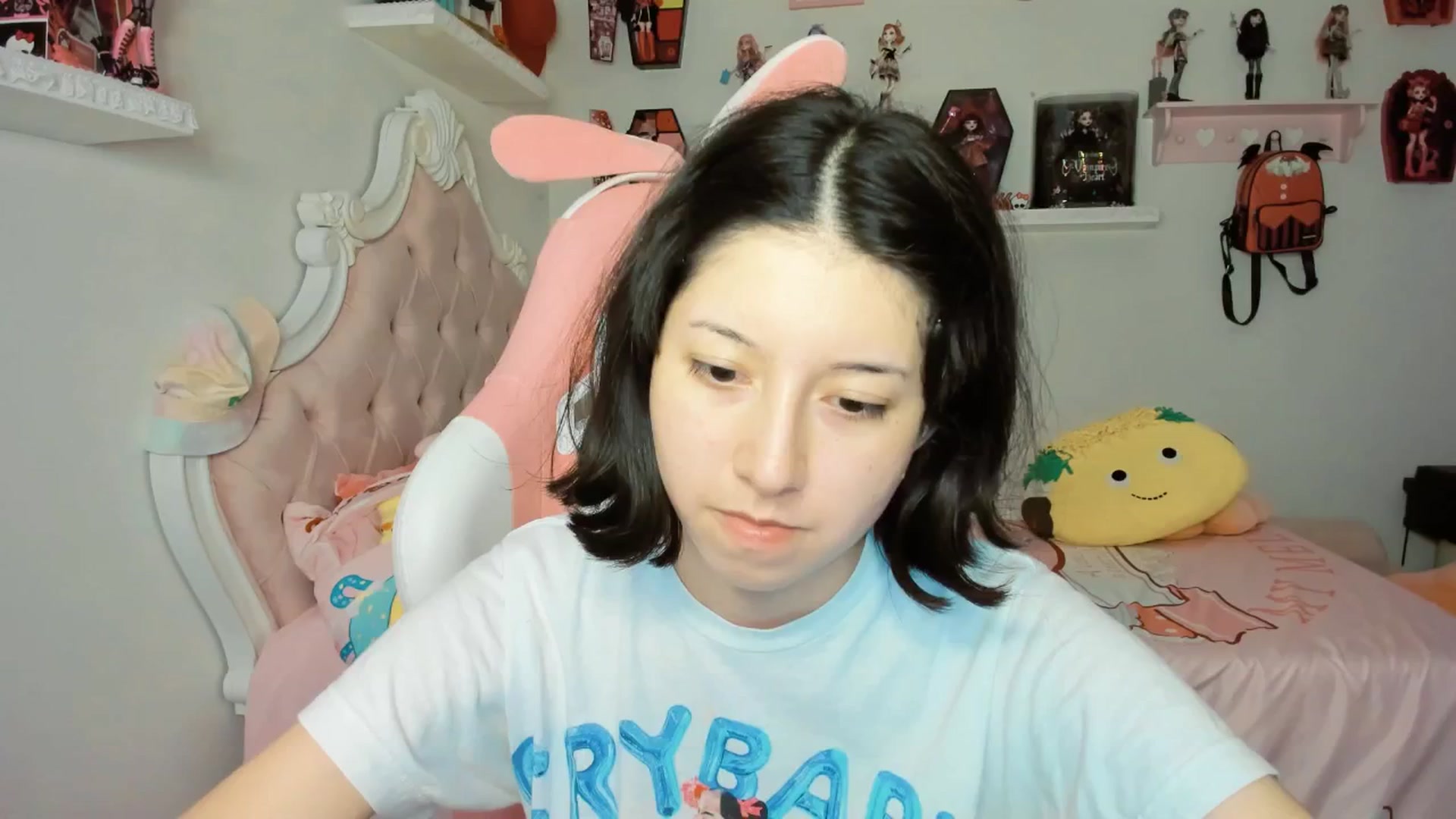Gallery image thumbnail from Cherrycute666's myfreecams stream on, 09/20/2025, 01:04 image 18 of 20