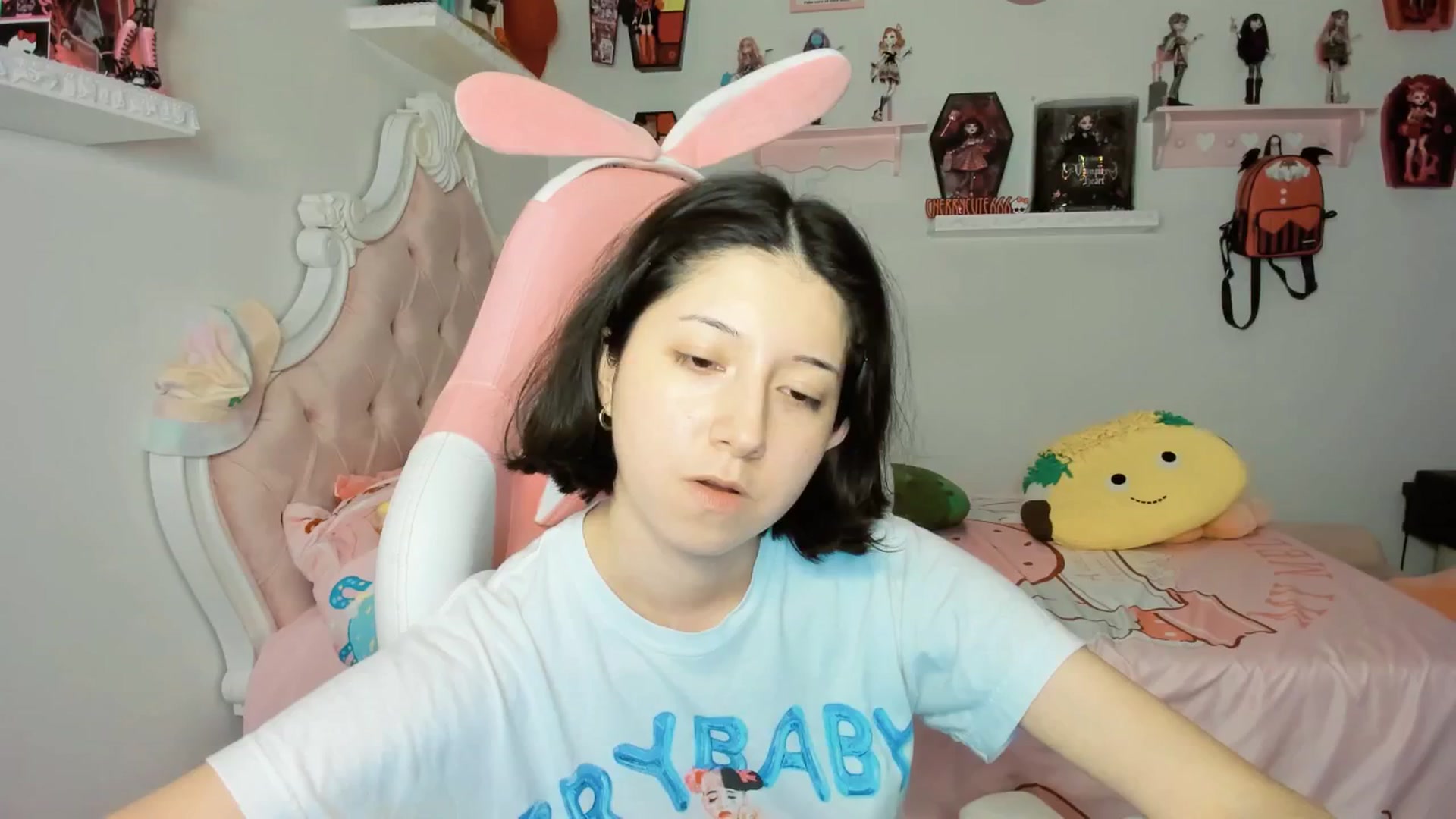 Gallery image thumbnail from Cherrycute666's myfreecams stream on, 09/20/2025, 01:04 image 19 of 20