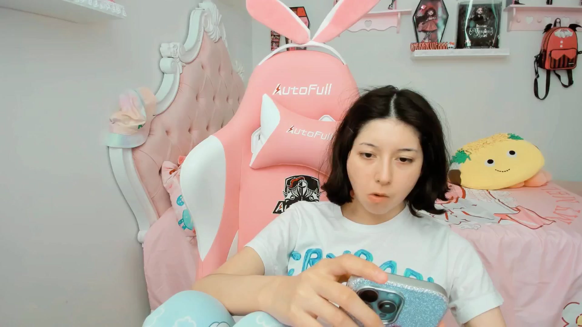 Gallery image thumbnail from Cherrycute666's myfreecams stream on, 09/20/2025, 01:04 image 6 of 20