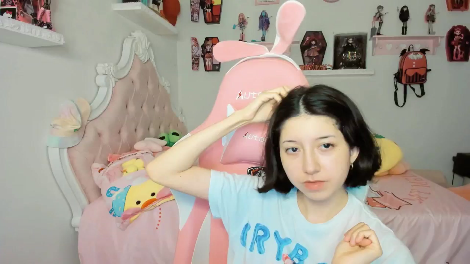 Gallery image thumbnail from Cherrycute666's myfreecams stream on, 09/20/2025, 01:04 image 20 of 20