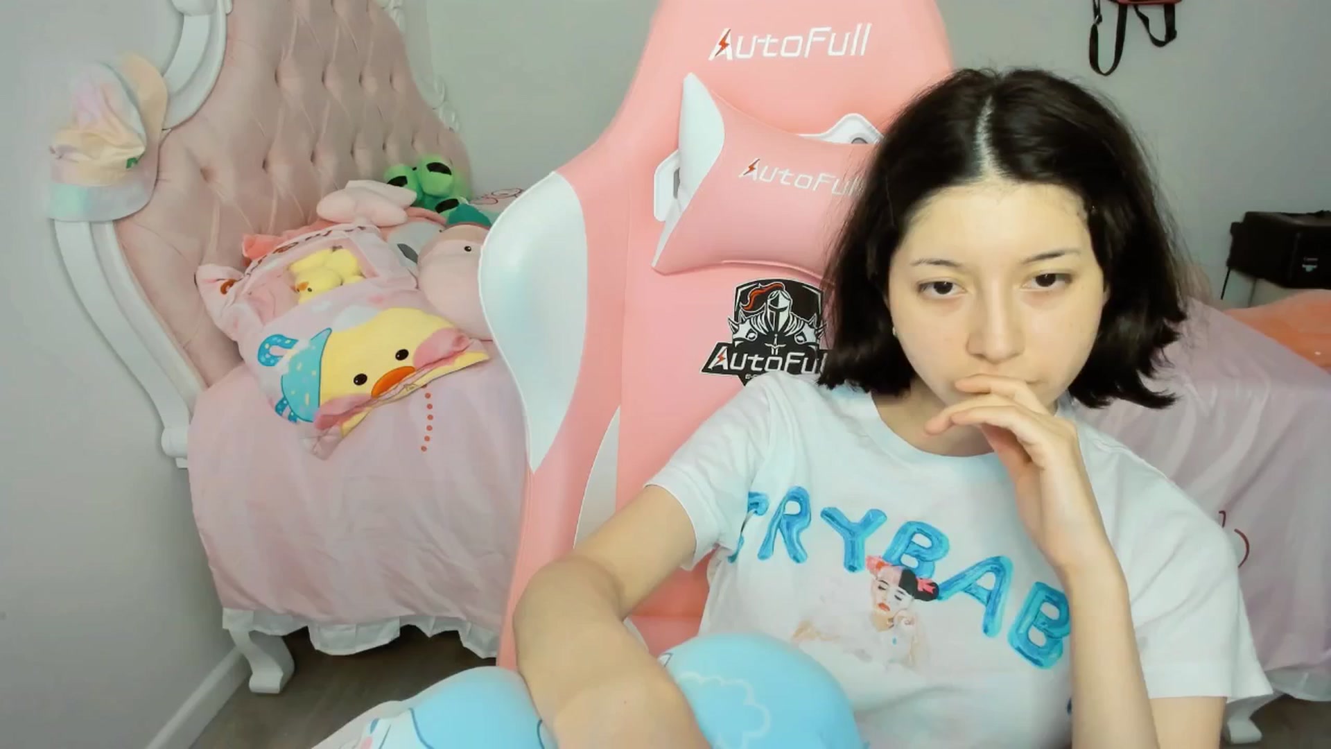 Gallery image thumbnail from Cherrycute666's myfreecams stream on, 09/20/2025, 01:04 image 16 of 20