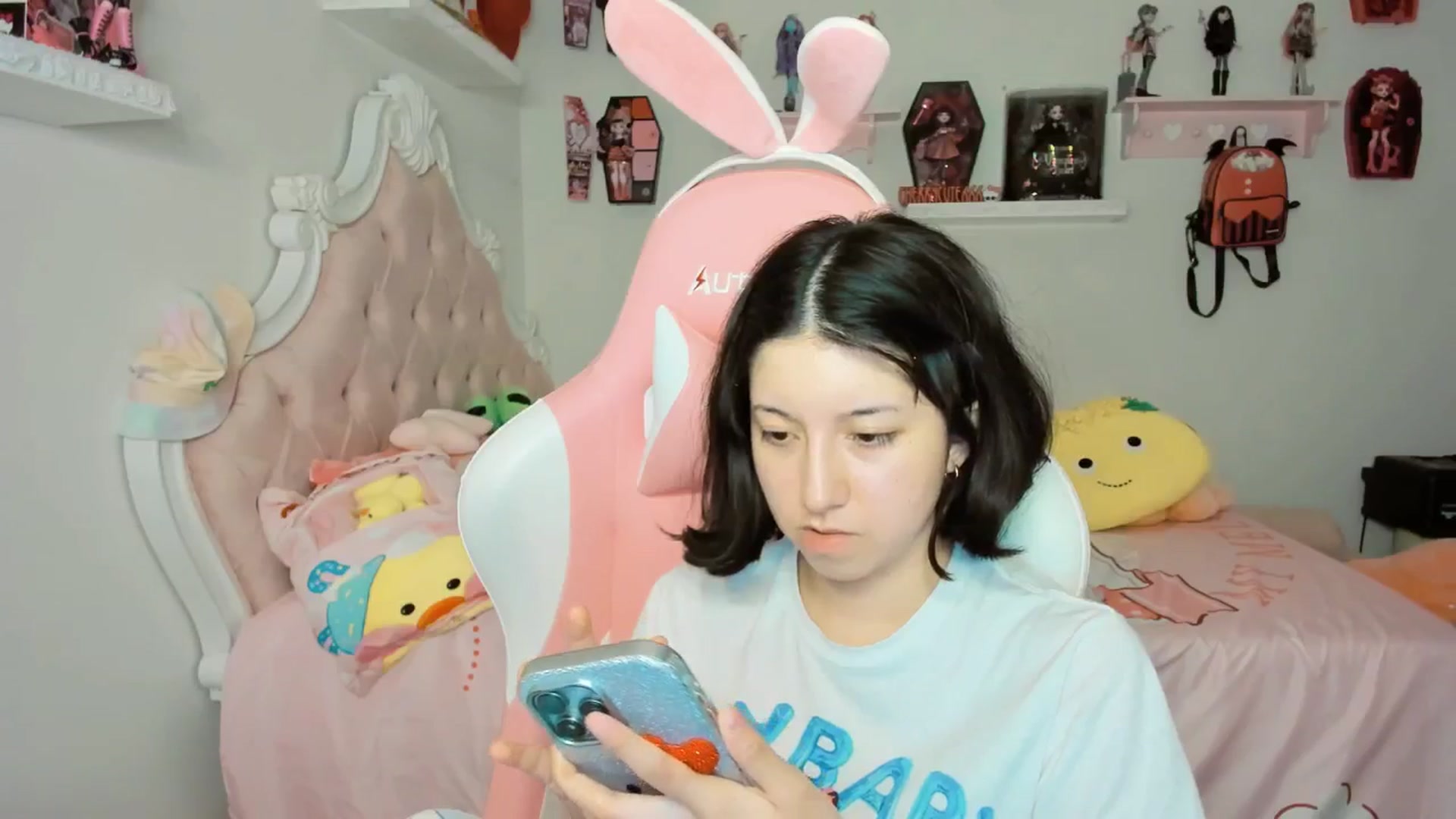 Gallery image thumbnail from Cherrycute666's myfreecams stream on, 09/20/2025, 05:26 image 3 of 20