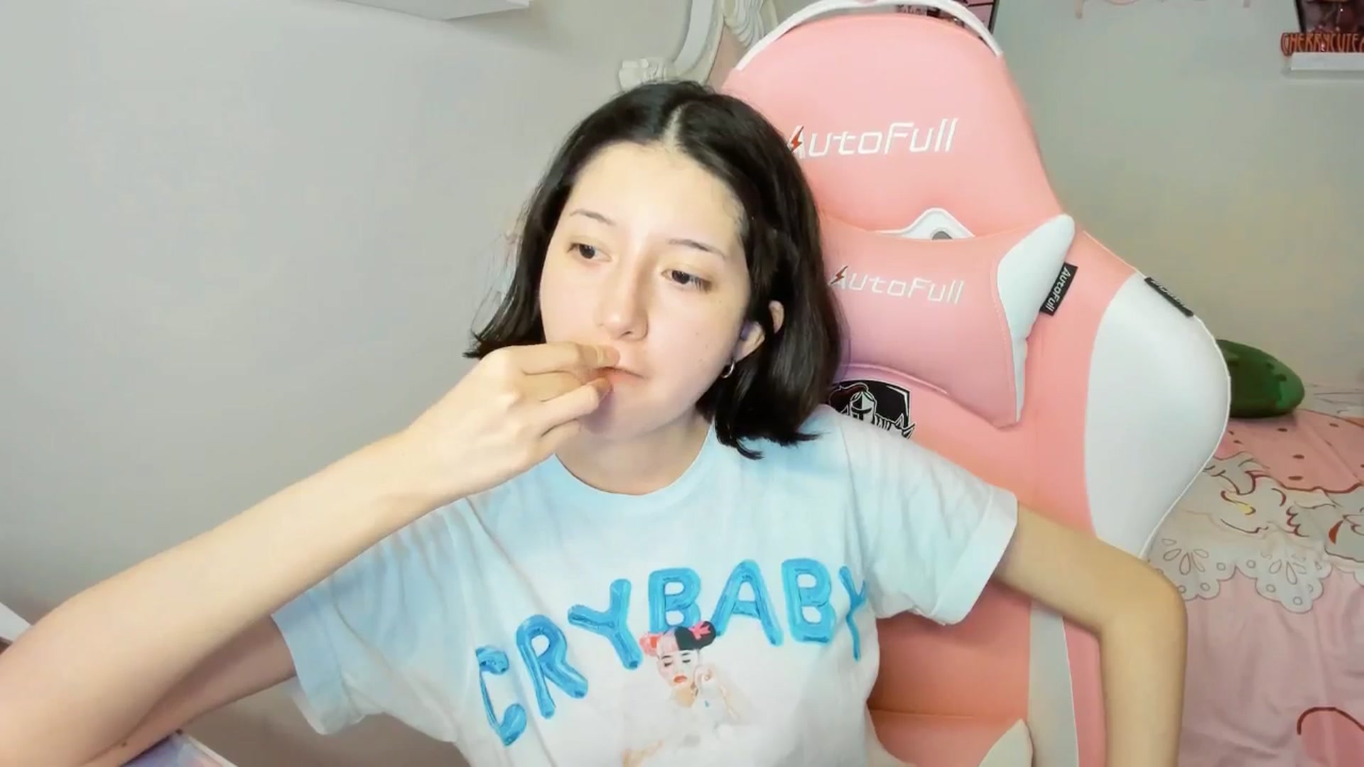 Gallery image thumbnail from Cherrycute666's myfreecams stream on, 09/20/2025, 05:26 image 17 of 20