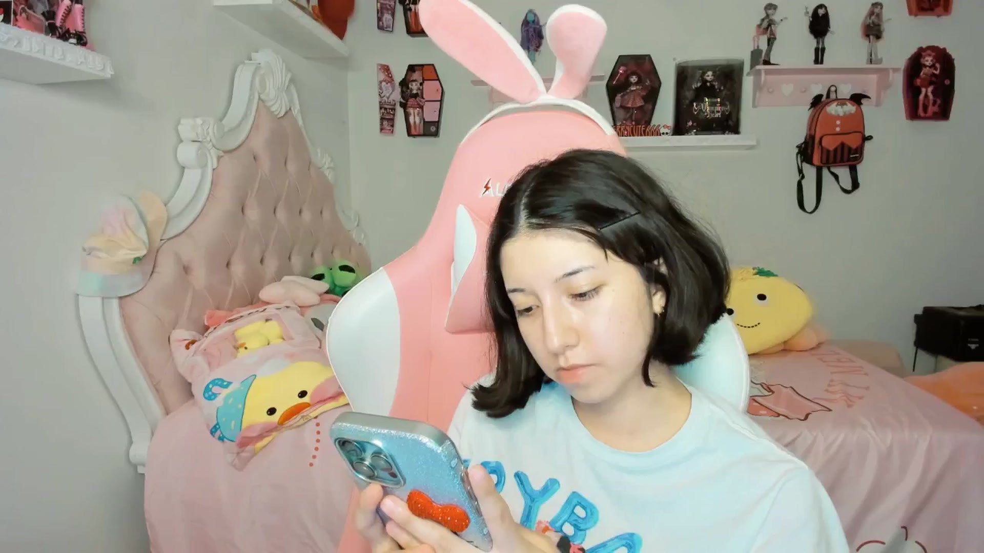 Gallery image thumbnail from Cherrycute666's myfreecams stream on, 09/20/2025, 05:26 image 1 of 20