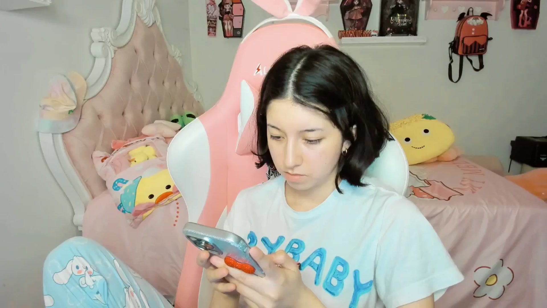 Gallery image thumbnail from Cherrycute666's myfreecams stream on, 09/20/2025, 05:26 image 7 of 20