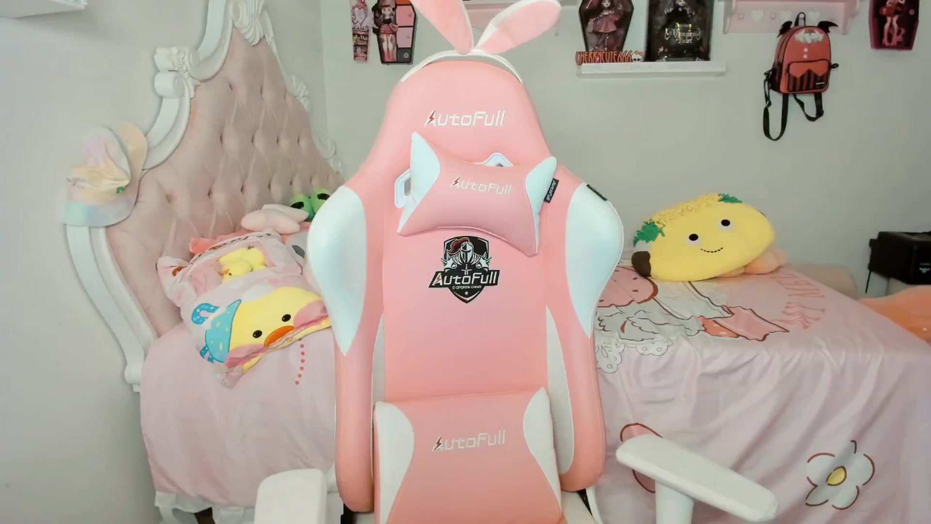 Gallery image thumbnail from Cherrycute666's myfreecams stream on, 09/20/2025, 05:26 image 10 of 20