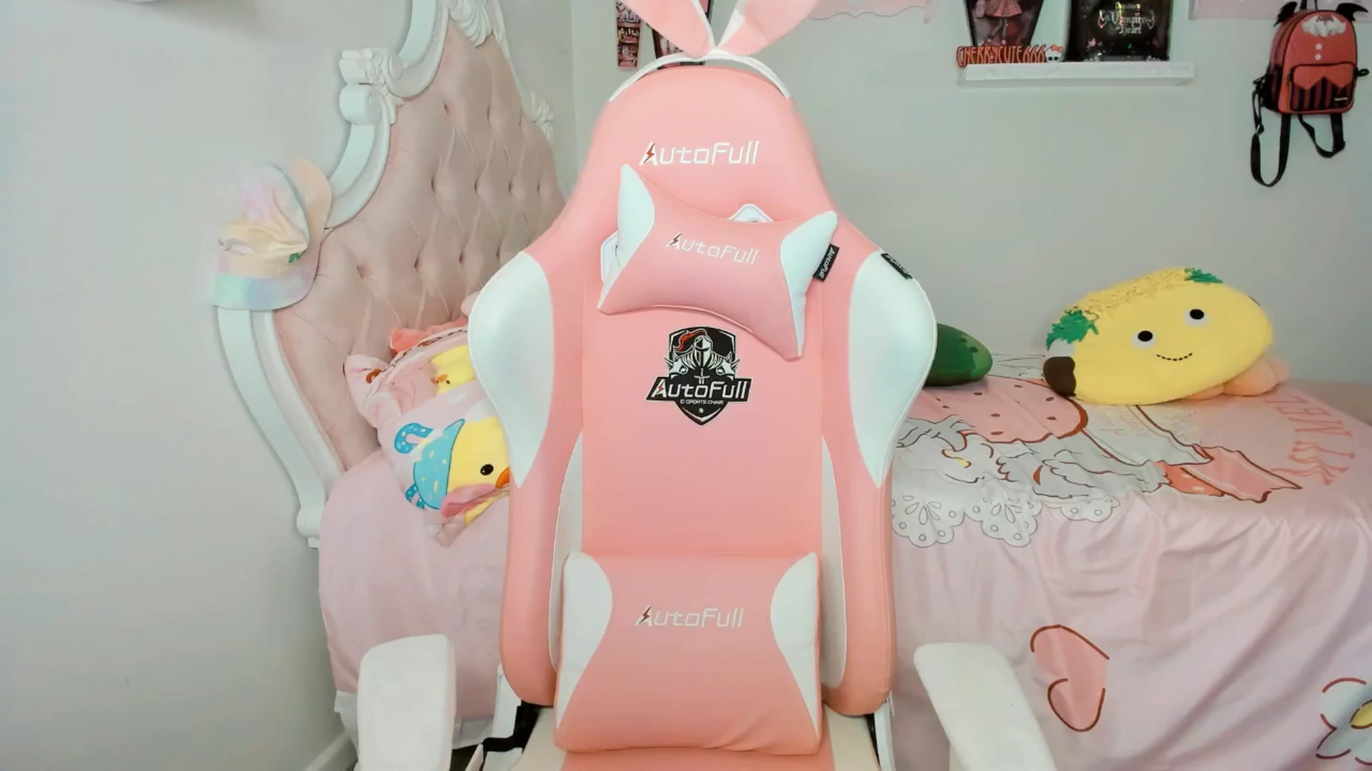 Gallery image thumbnail from Cherrycute666's myfreecams stream on, 09/20/2025, 08:01 image 6 of 20