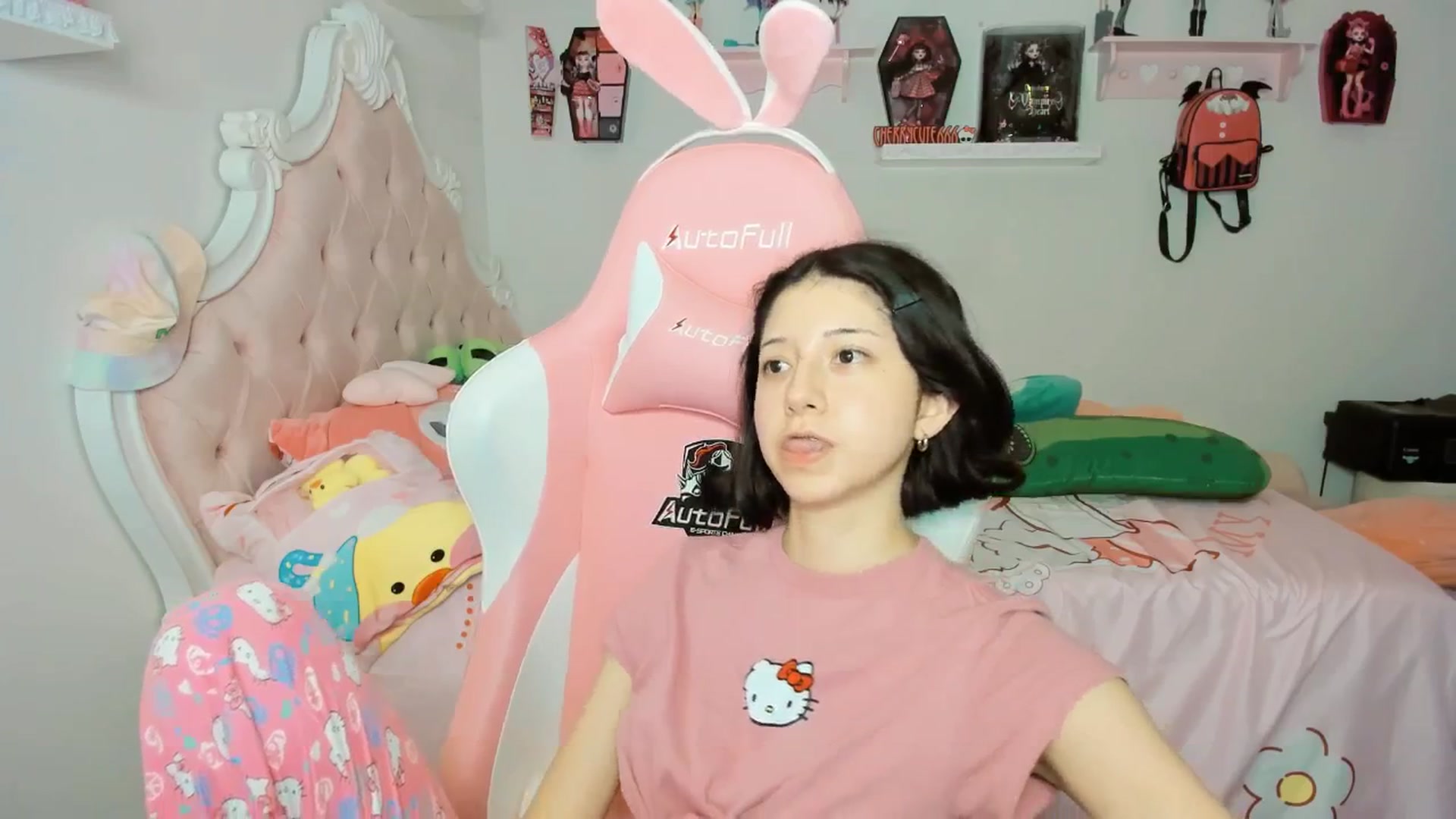 Gallery image thumbnail from Cherrycute666's myfreecams stream on, 09/21/2025, 03:46 image 18 of 20