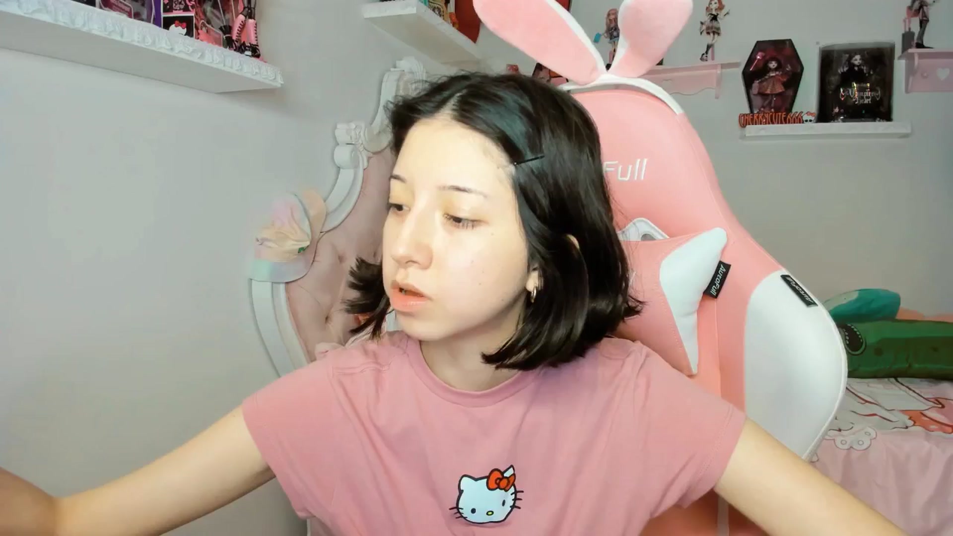 Gallery image thumbnail from Cherrycute666's myfreecams stream on, 09/21/2025, 03:46 image 8 of 20