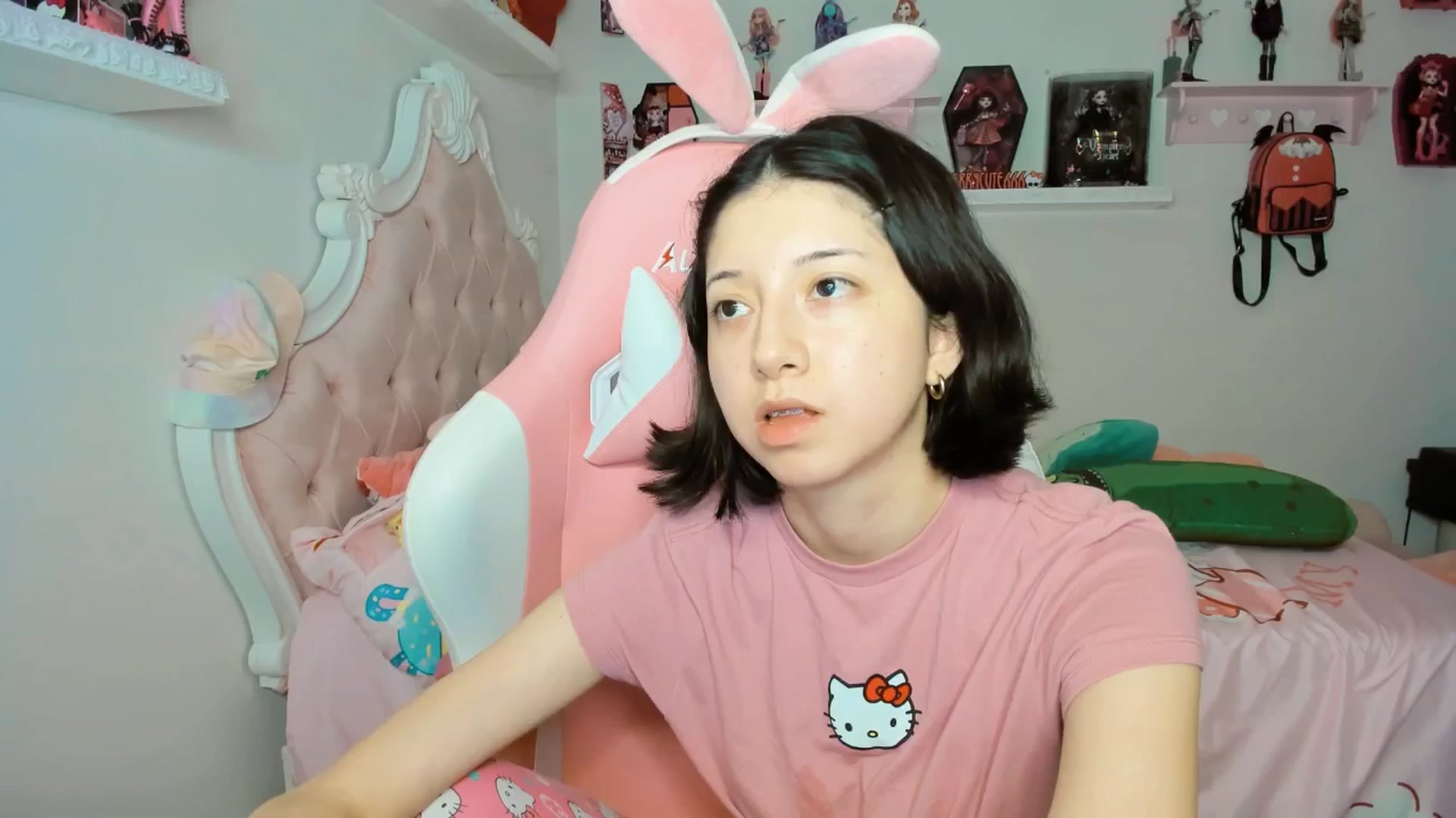 Gallery image thumbnail from Cherrycute666's myfreecams stream on, 09/21/2025, 03:46 image 11 of 20