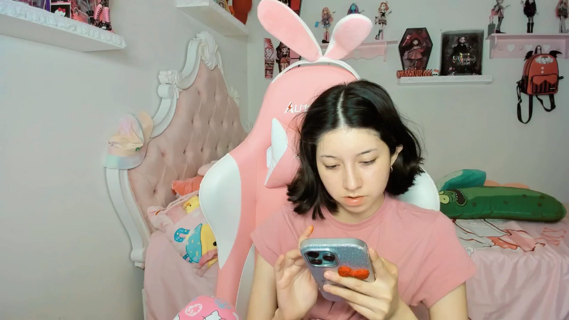 Gallery image thumbnail from Cherrycute666's myfreecams stream on, 09/21/2025, 03:46 image 9 of 20