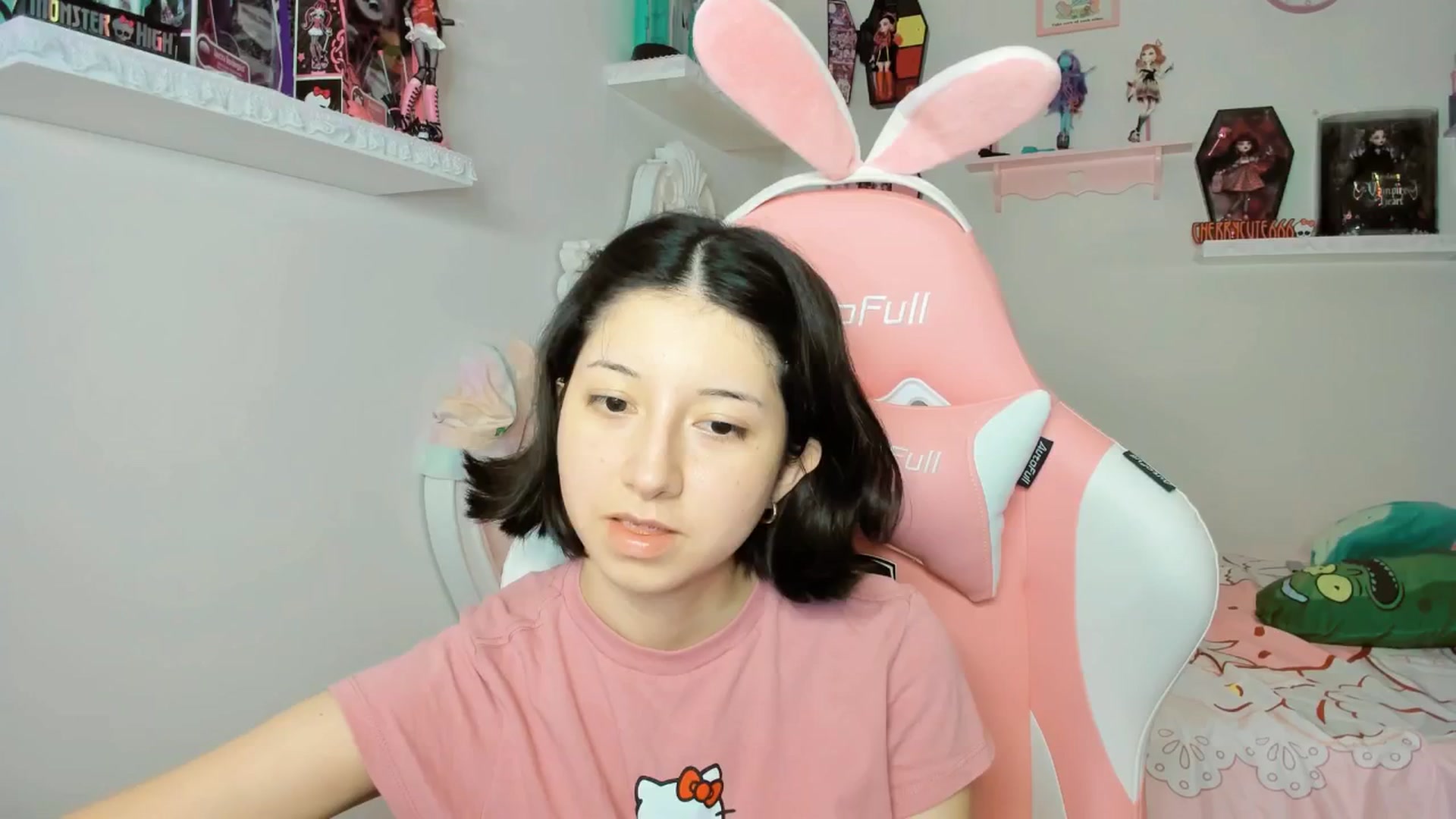 Gallery image thumbnail from Cherrycute666's myfreecams stream on, 09/21/2025, 03:46 image 12 of 20
