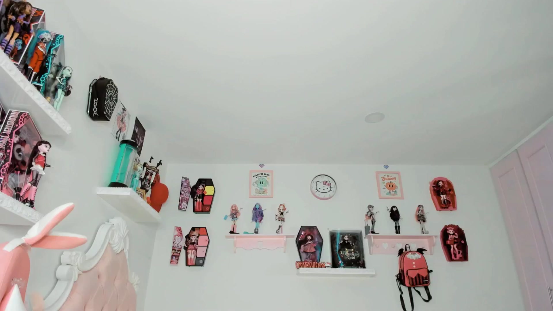 Gallery image thumbnail from Cherrycute666's myfreecams stream on, 09/21/2025, 03:46 image 1 of 20